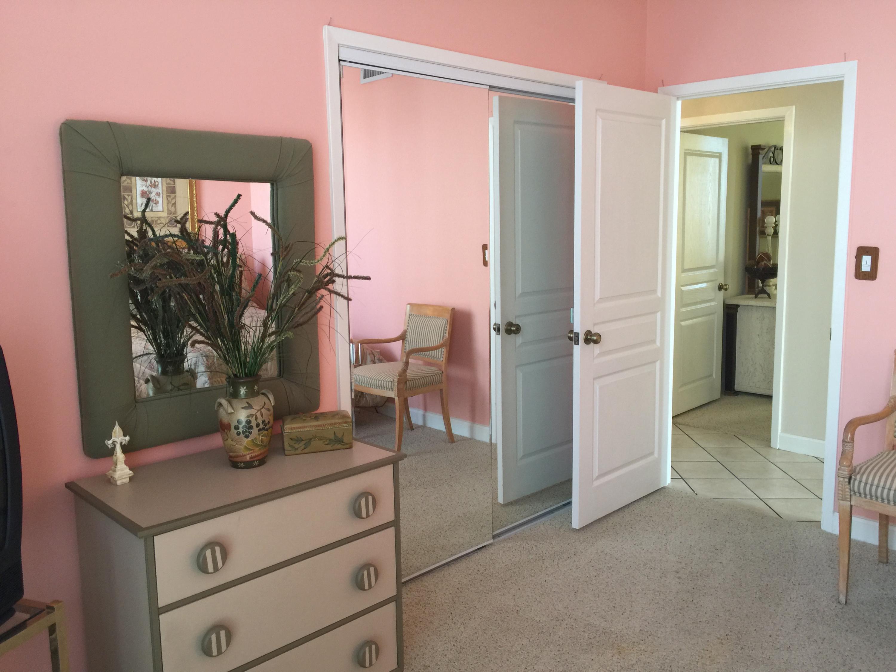 SHORELINE TOWERS 1 - Residential