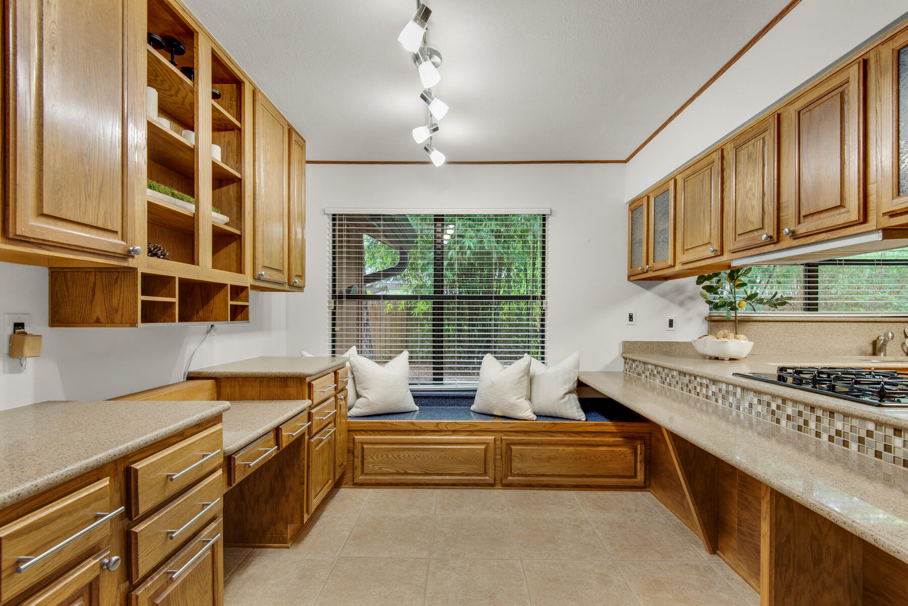 Rocky Bayou - Residential