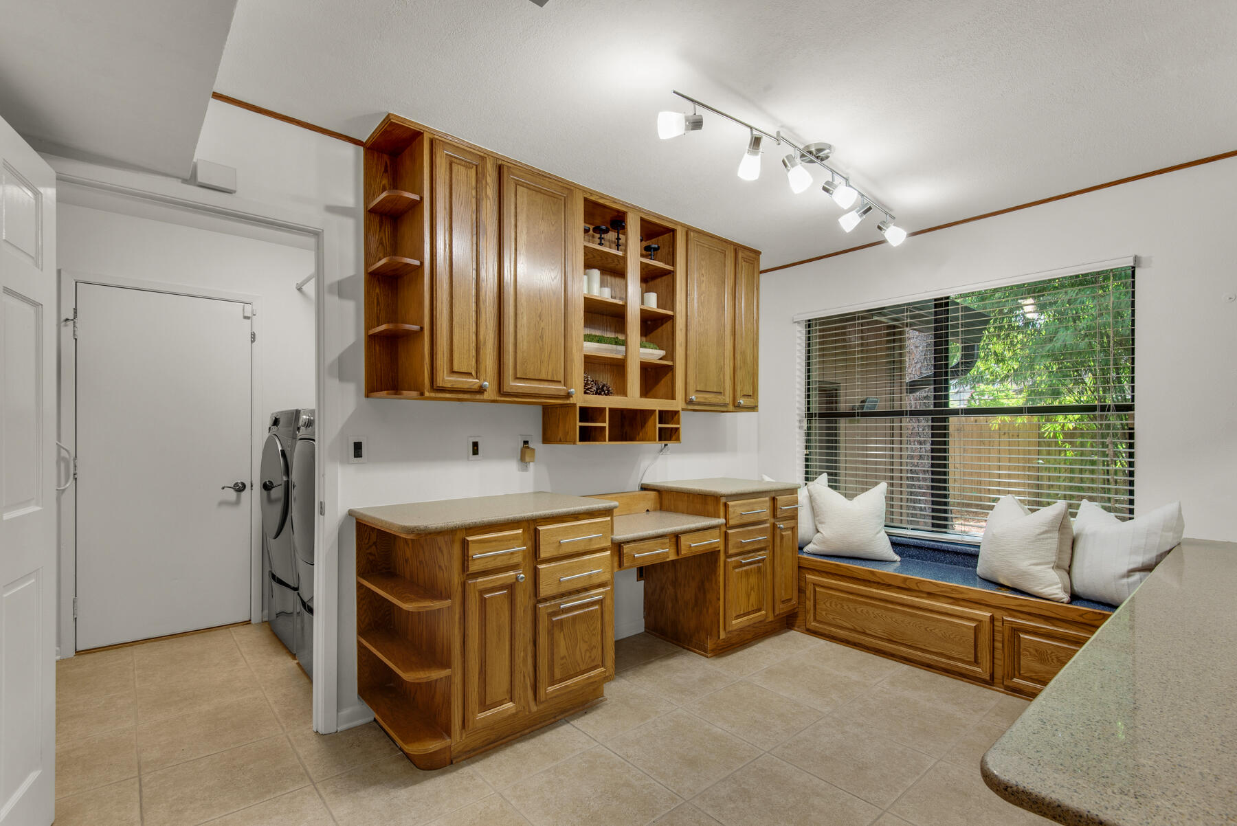 Rocky Bayou - Residential