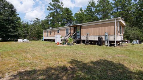 A home in DeFuniak Springs