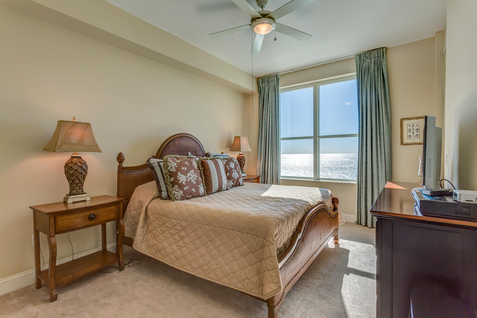 AQUA Beachside Resort - Residential