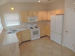 SADDLE CREEK - Residential Lease
