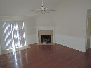 SADDLE CREEK - Residential Lease