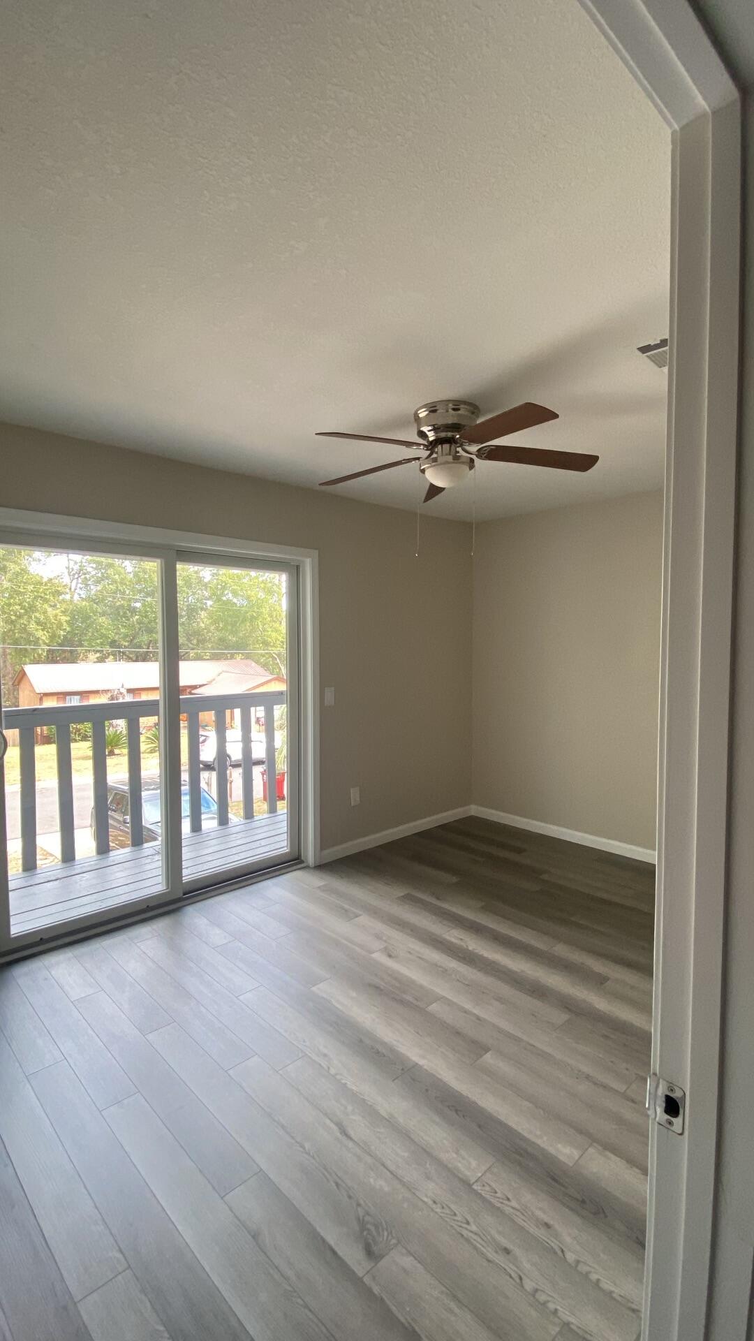 HAMPTONS TOWNHOMES THE - Residential Lease