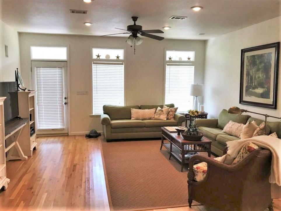 MAGNOLIA BEACH - Residential