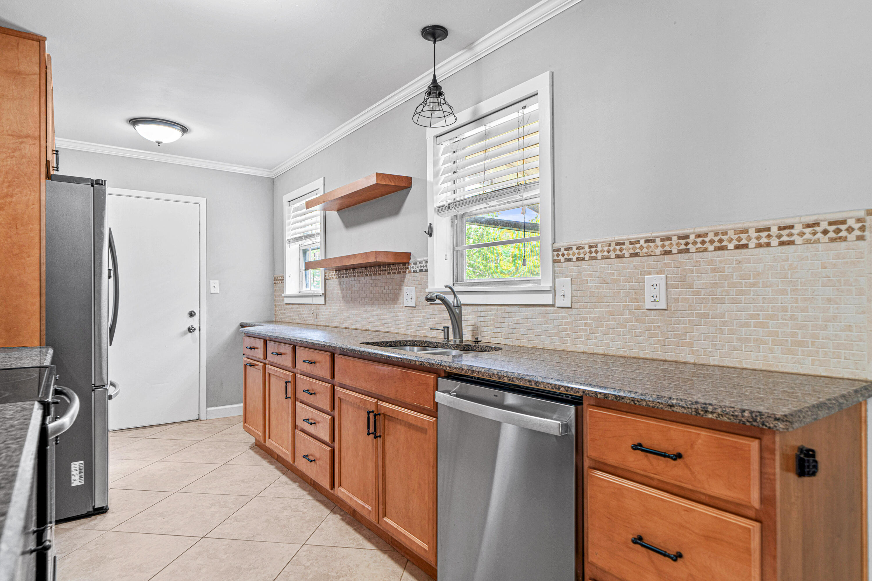 LAKEVIEW ESTATES - Residential