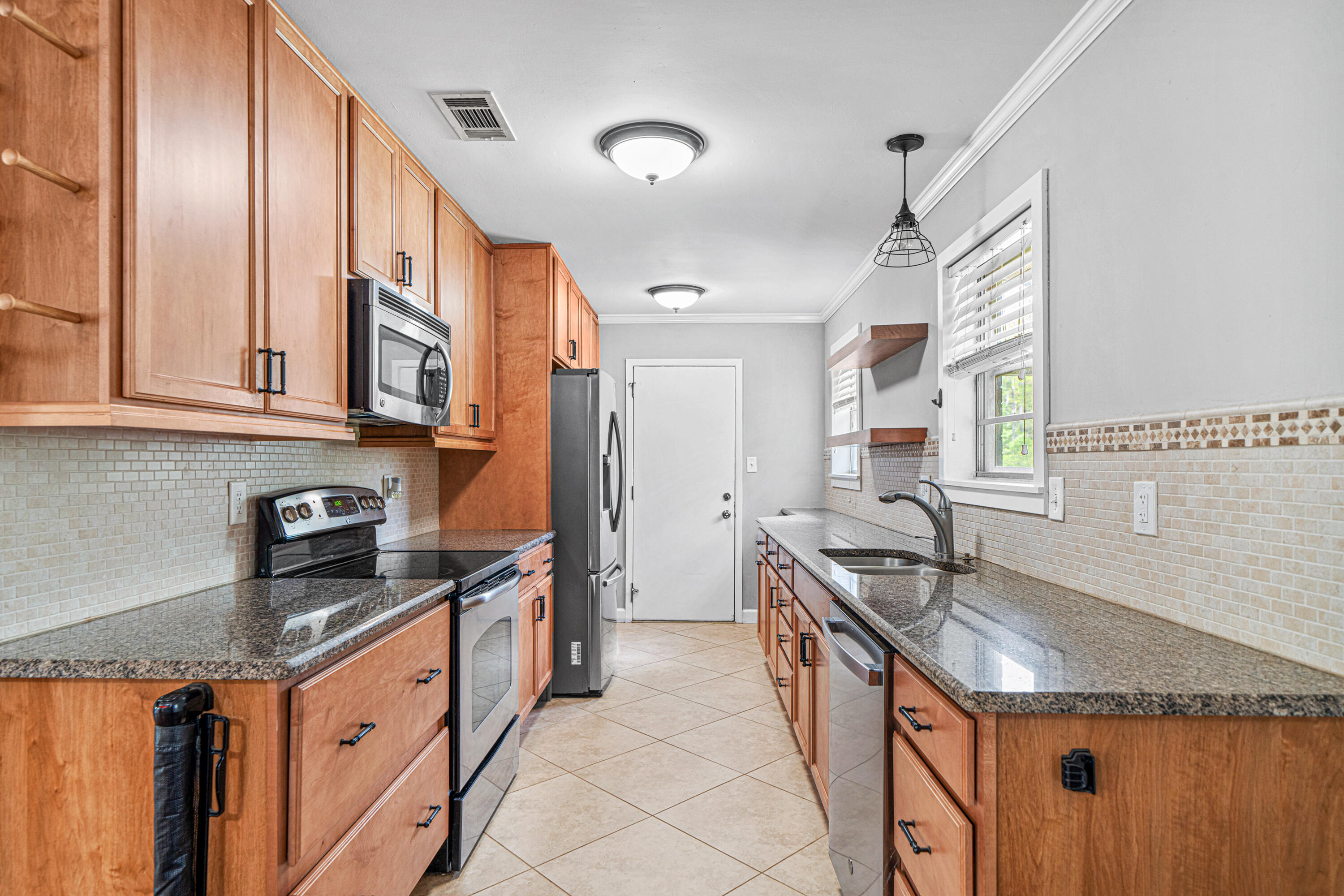LAKEVIEW ESTATES - Residential