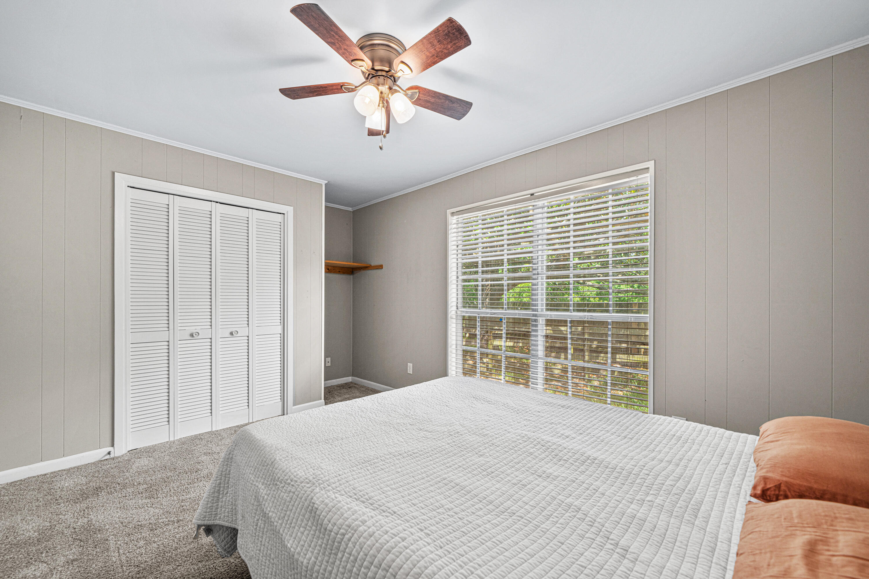 LAKEVIEW ESTATES - Residential