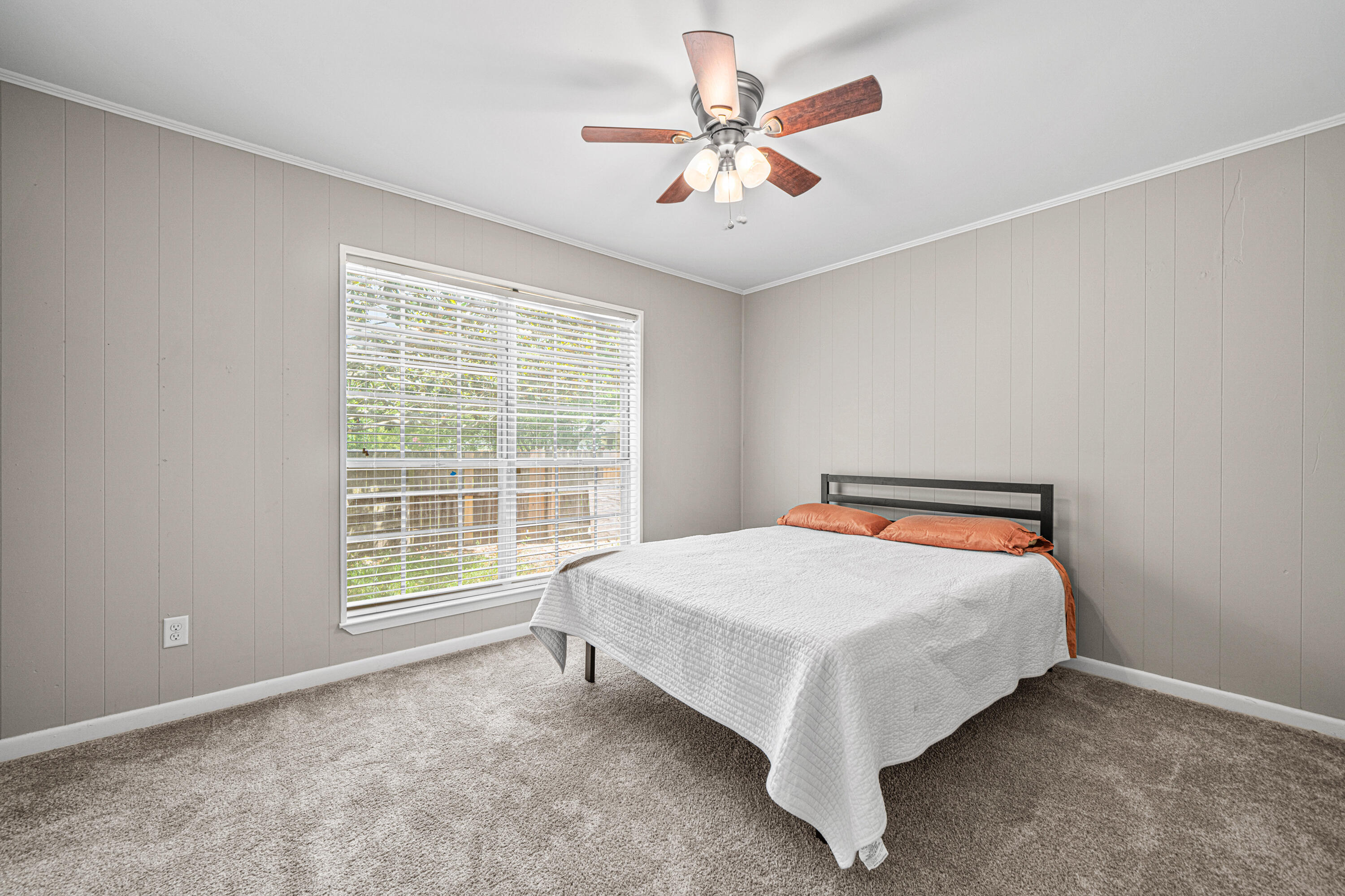 LAKEVIEW ESTATES - Residential