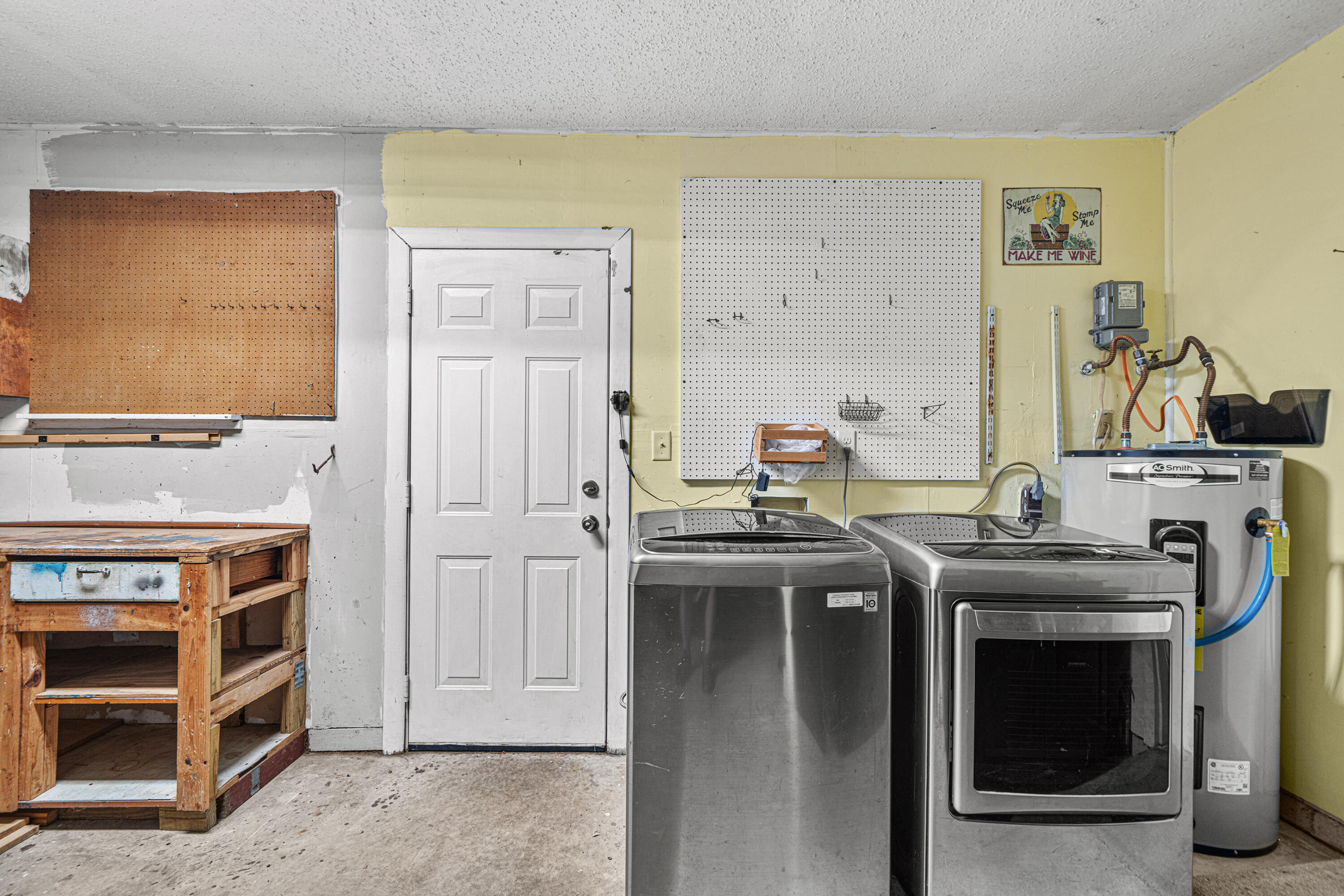LAKEVIEW ESTATES - Residential