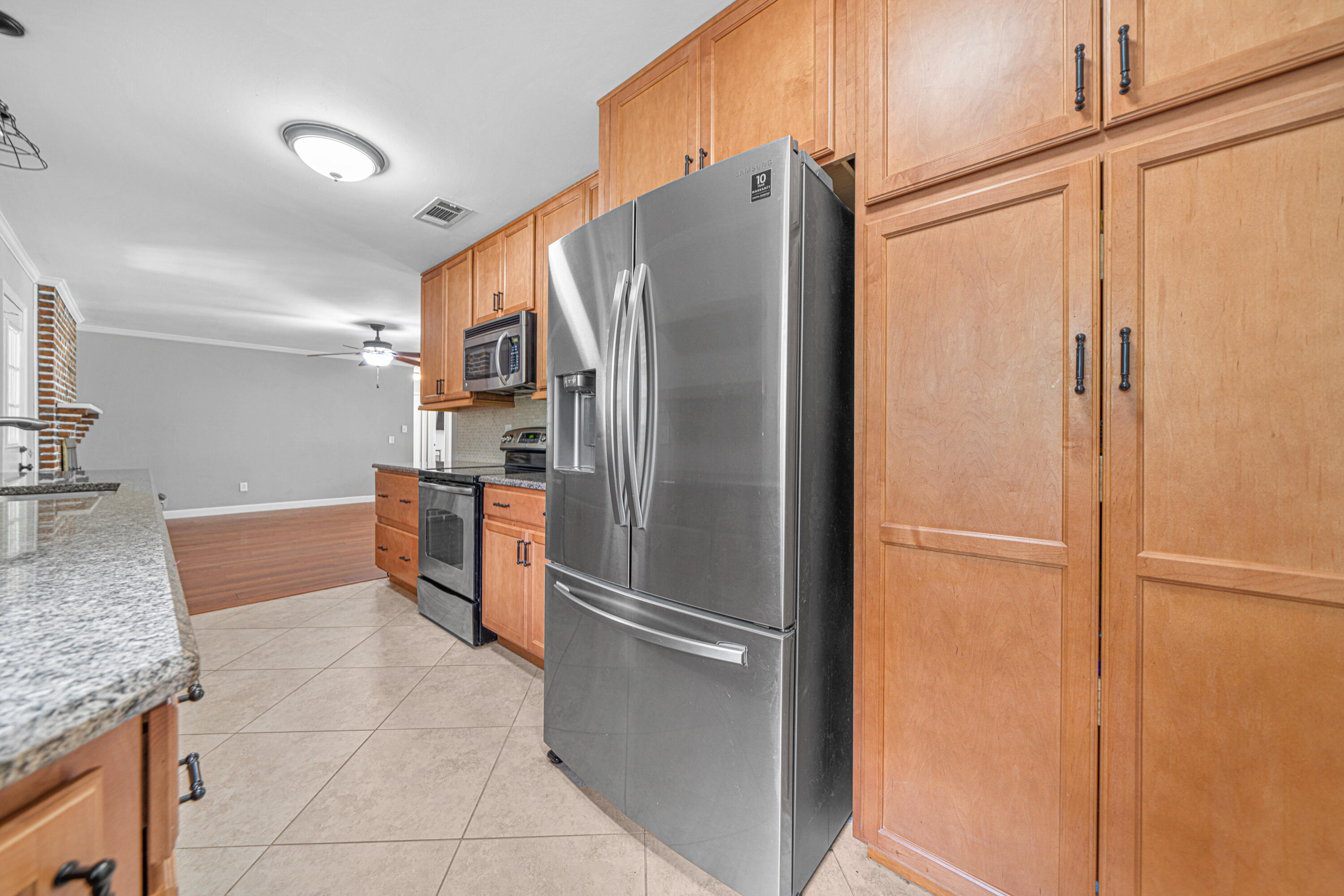 LAKEVIEW ESTATES - Residential