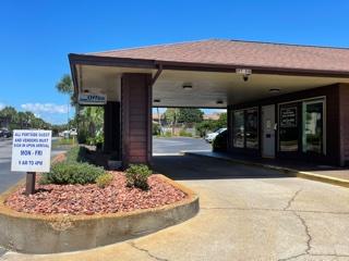 PORTSIDE CONDO 2 BR 1.5 BA UNIT 6 BUILDING P ORB 970 P 1-70 2BR 1.5B 1120 H&C ORB 3560 P 2145 - Residential