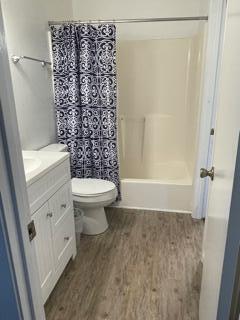 PORTSIDE CONDO 2 BR 1.5 BA UNIT 6 BUILDING P ORB 970 P 1-70 2BR 1.5B 1120 H&C ORB 3560 P 2145 - Residential