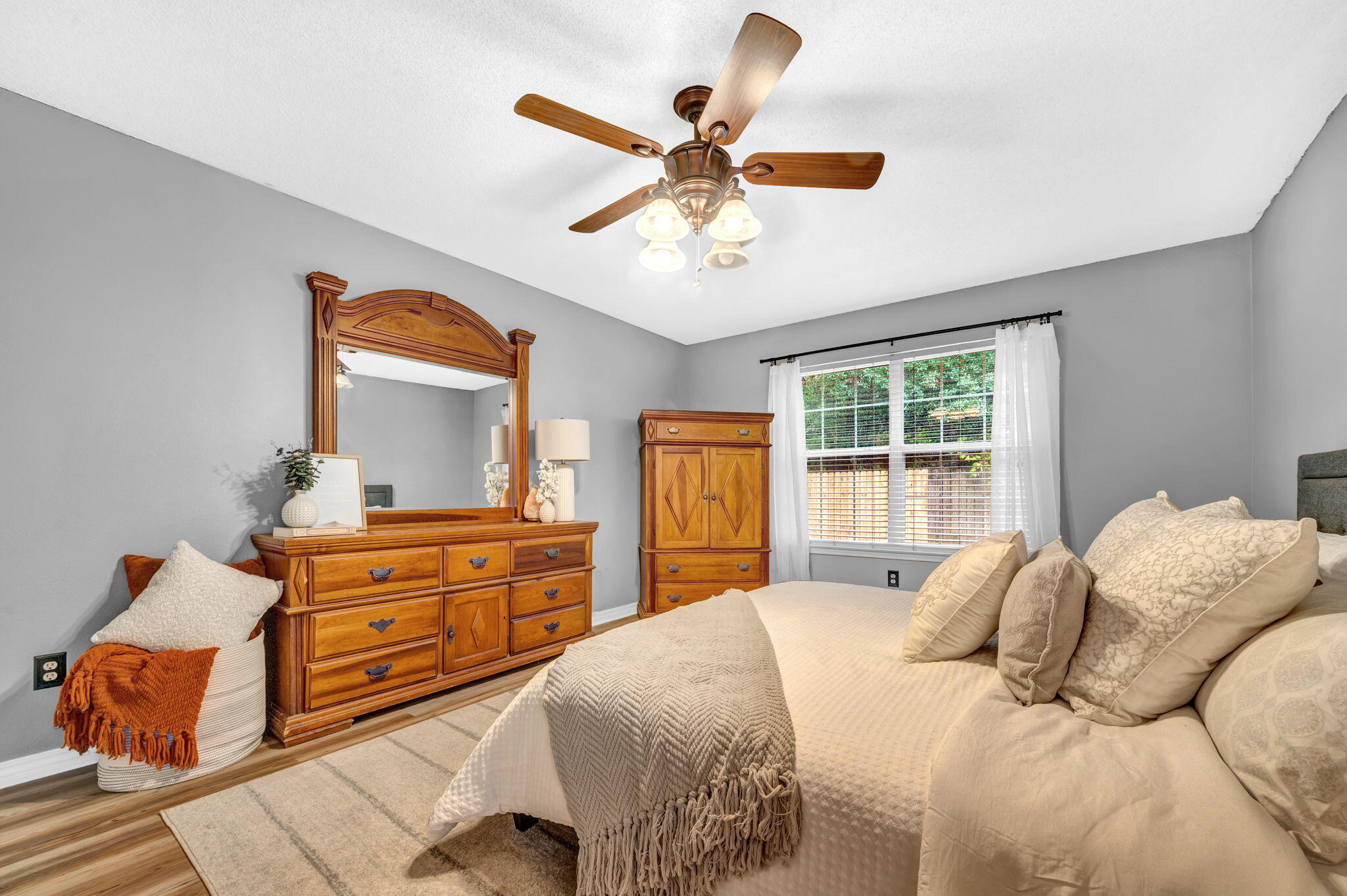 IVALEA GARDENS - Residential