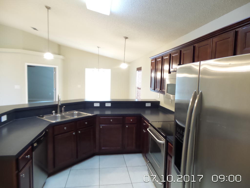 REDSTONE ESTATES - Residential Lease