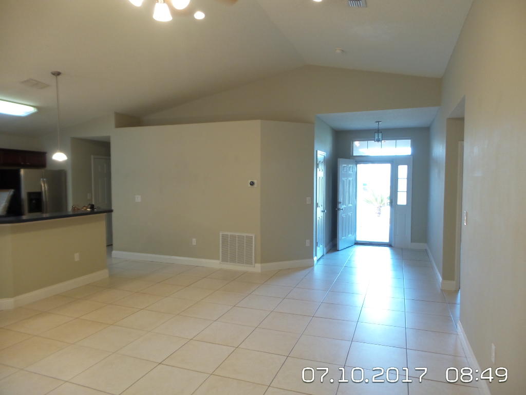 REDSTONE ESTATES - Residential Lease