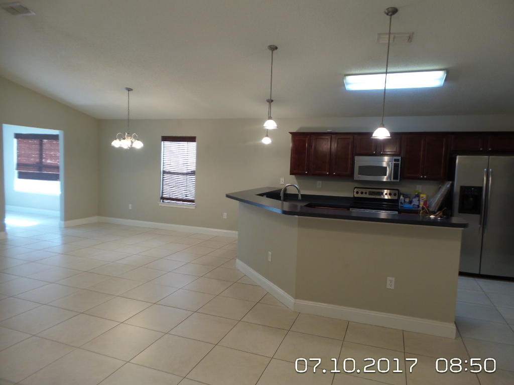 REDSTONE ESTATES - Residential Lease