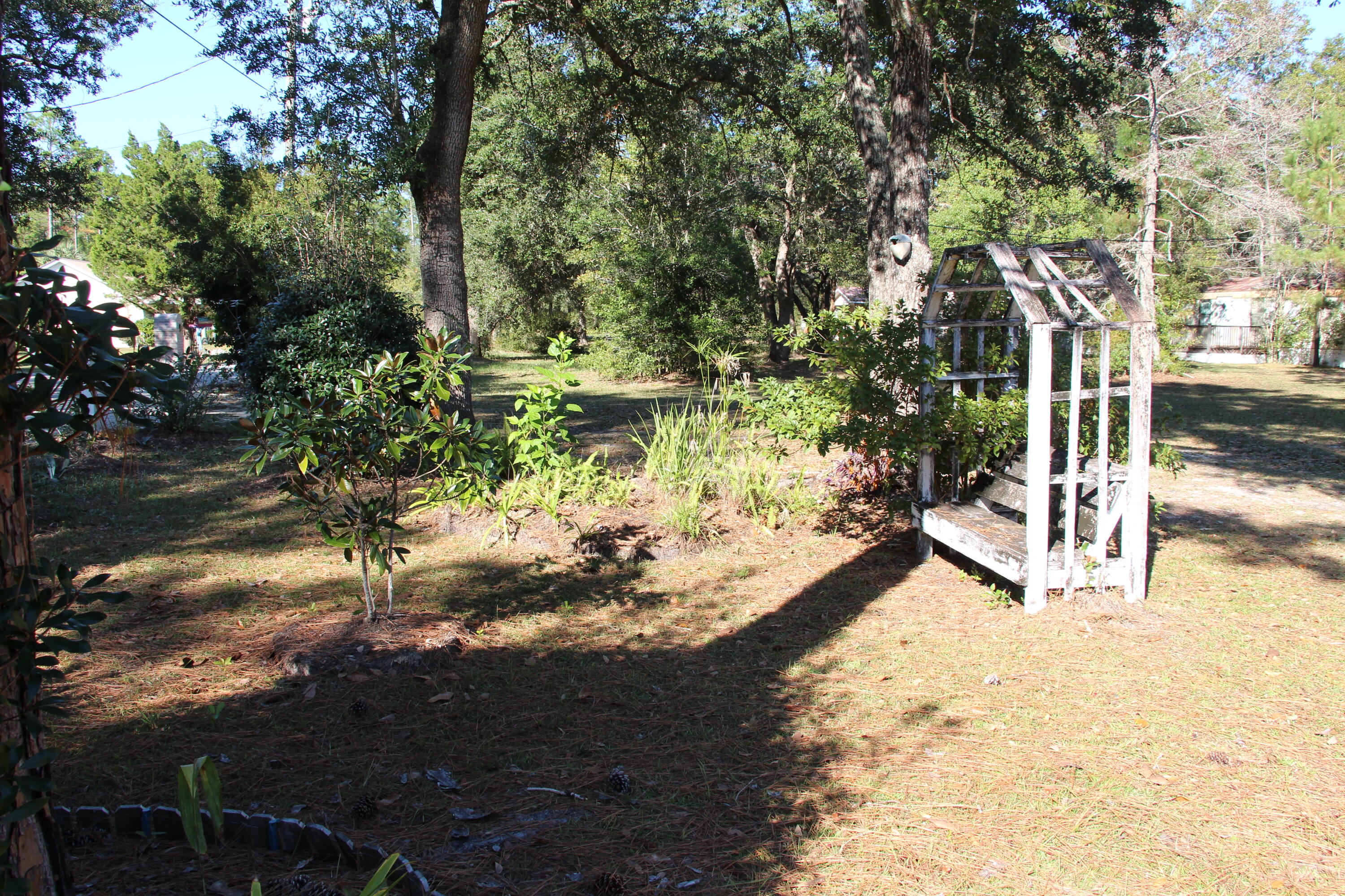 NO RECORDED SUBDIVISION - Land