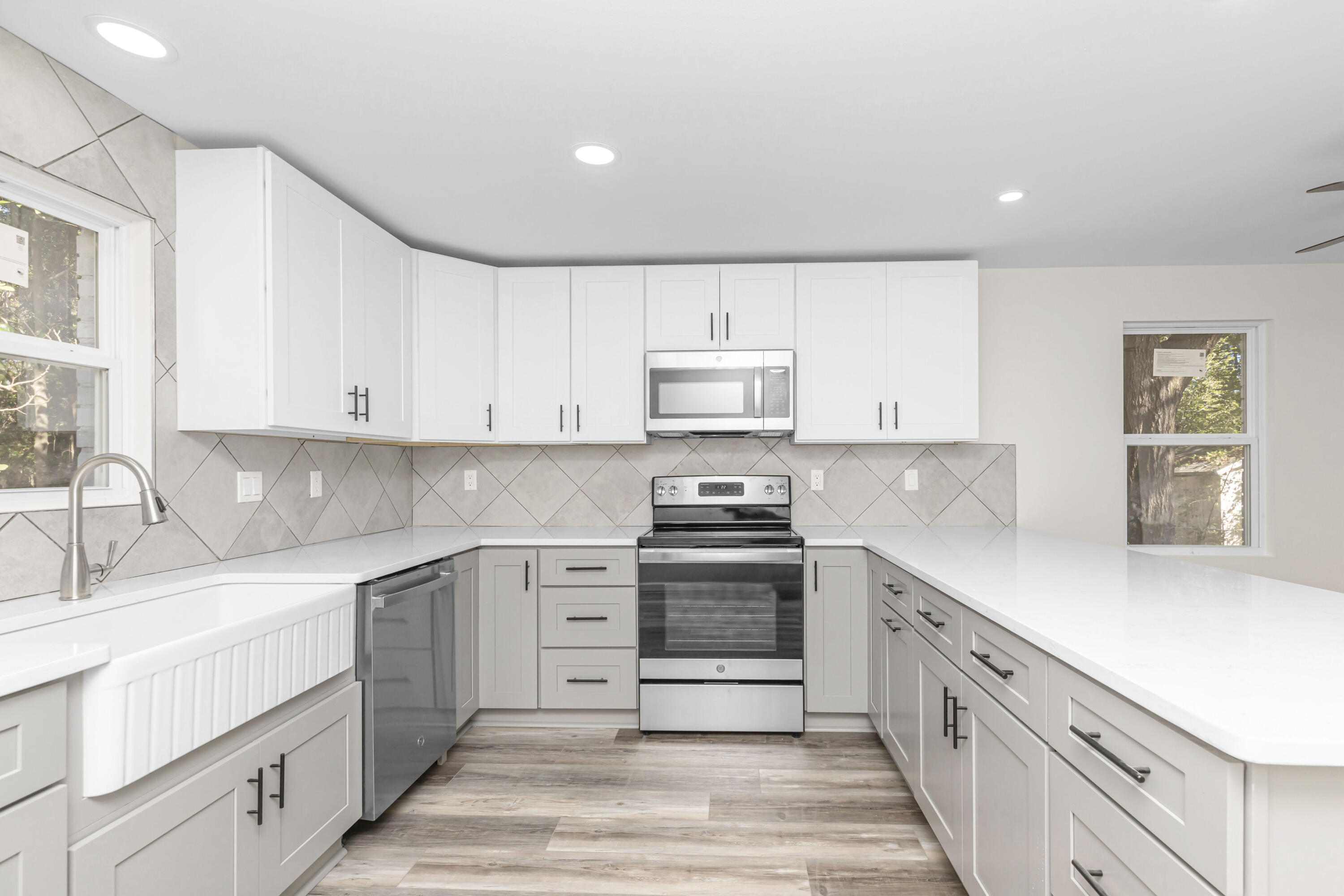 MORRIS ADDN TO CRESTVIEW - Residential