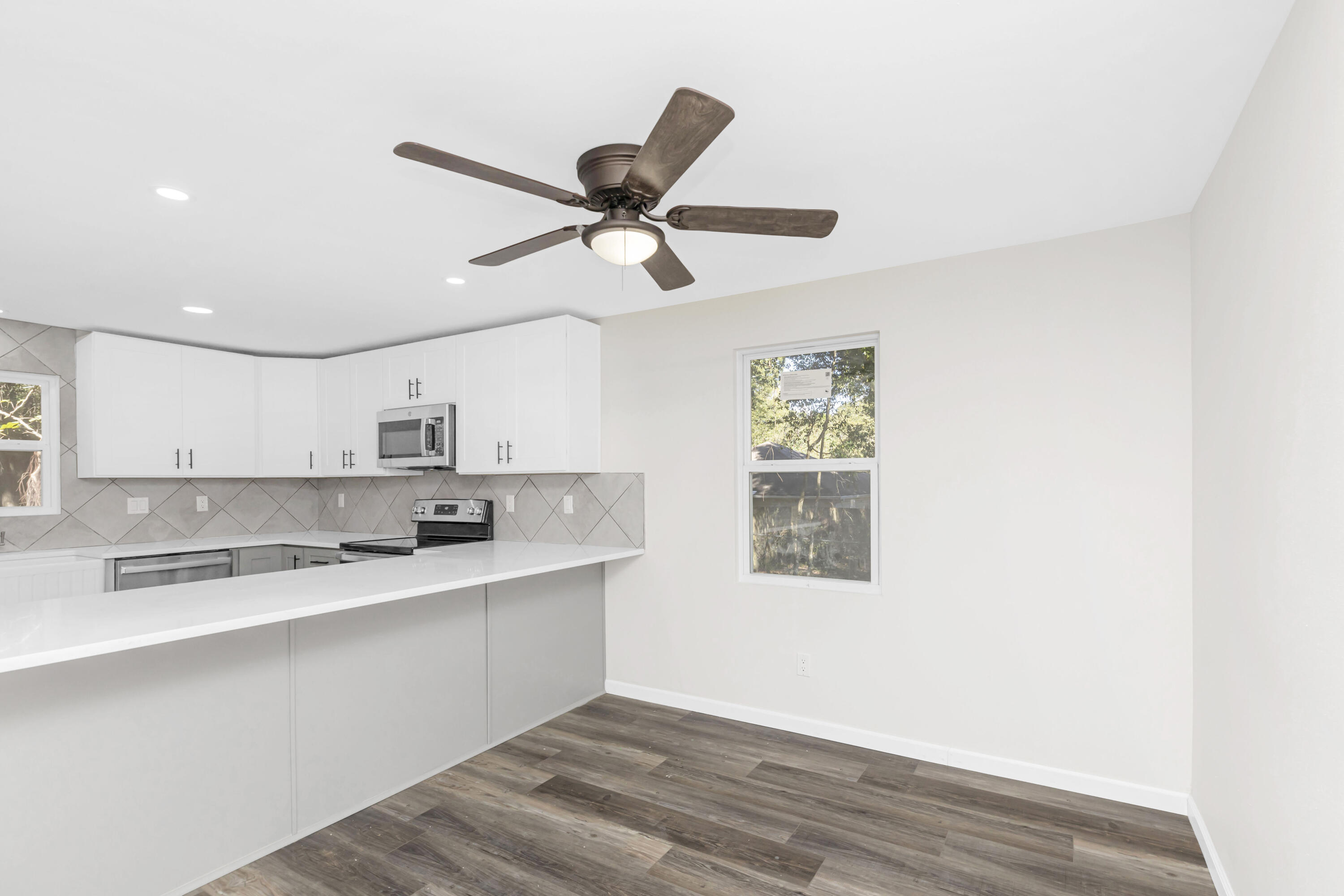 MORRIS ADDN TO CRESTVIEW - Residential