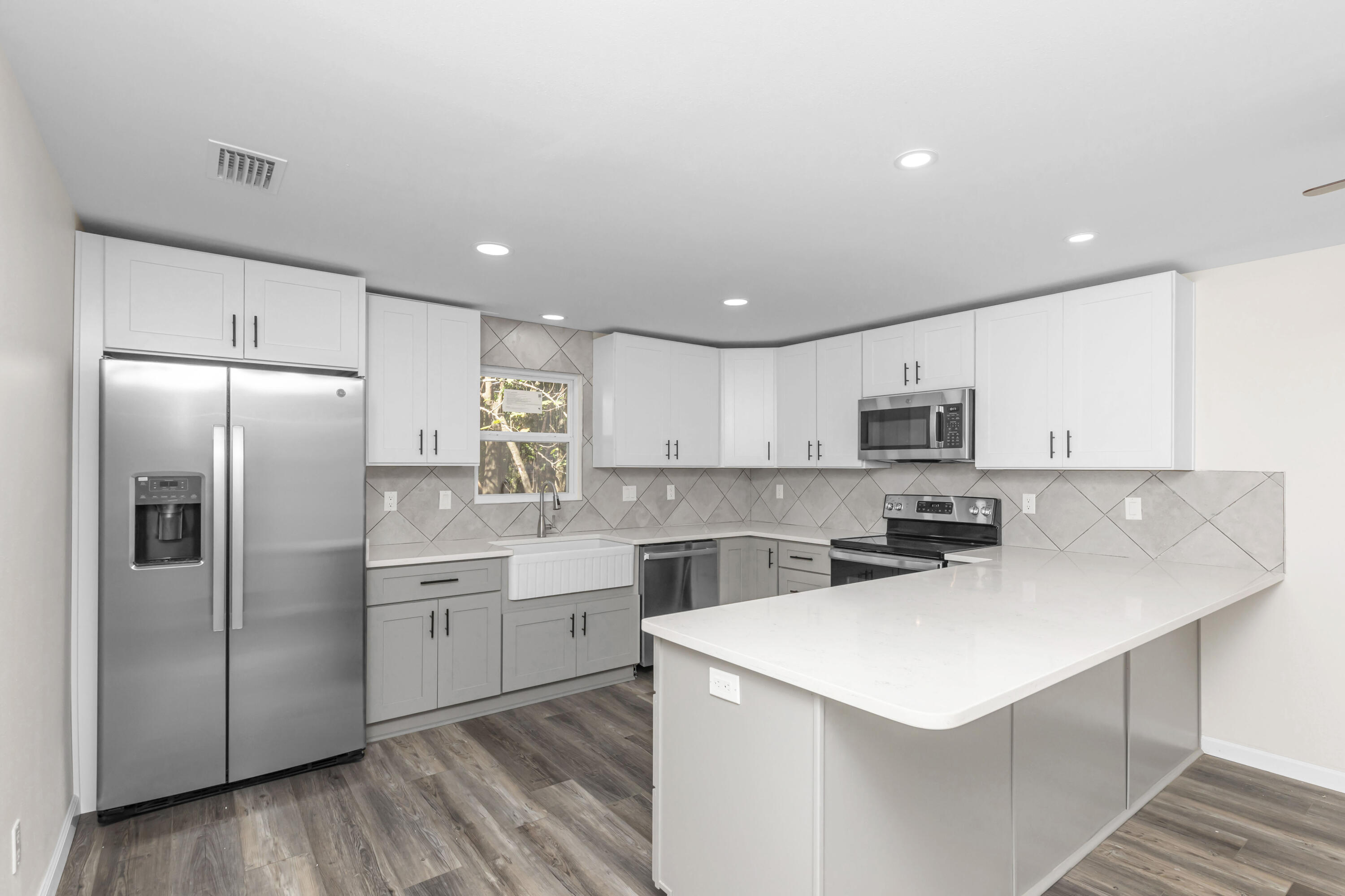 MORRIS ADDN TO CRESTVIEW - Residential