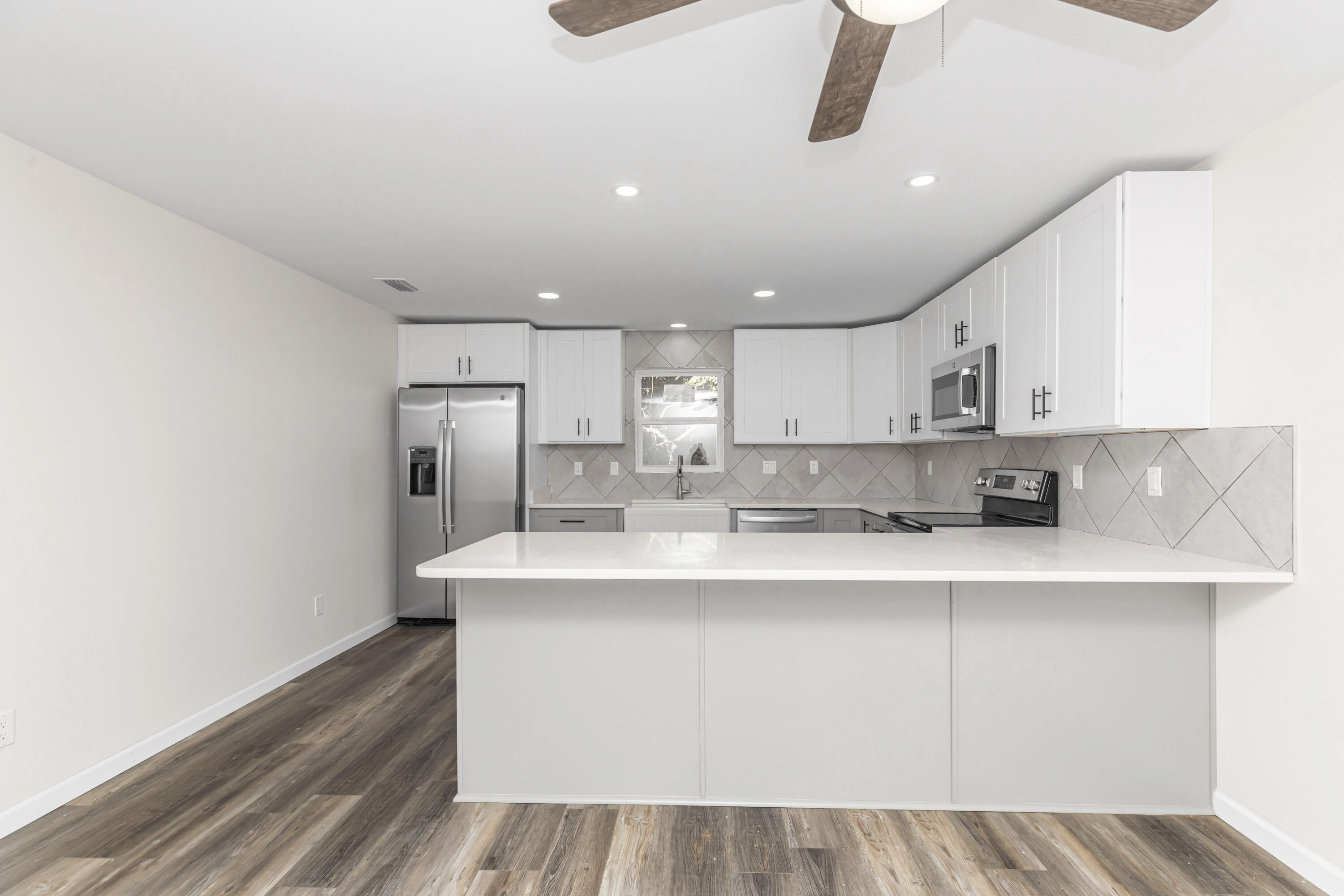 MORRIS ADDN TO CRESTVIEW - Residential