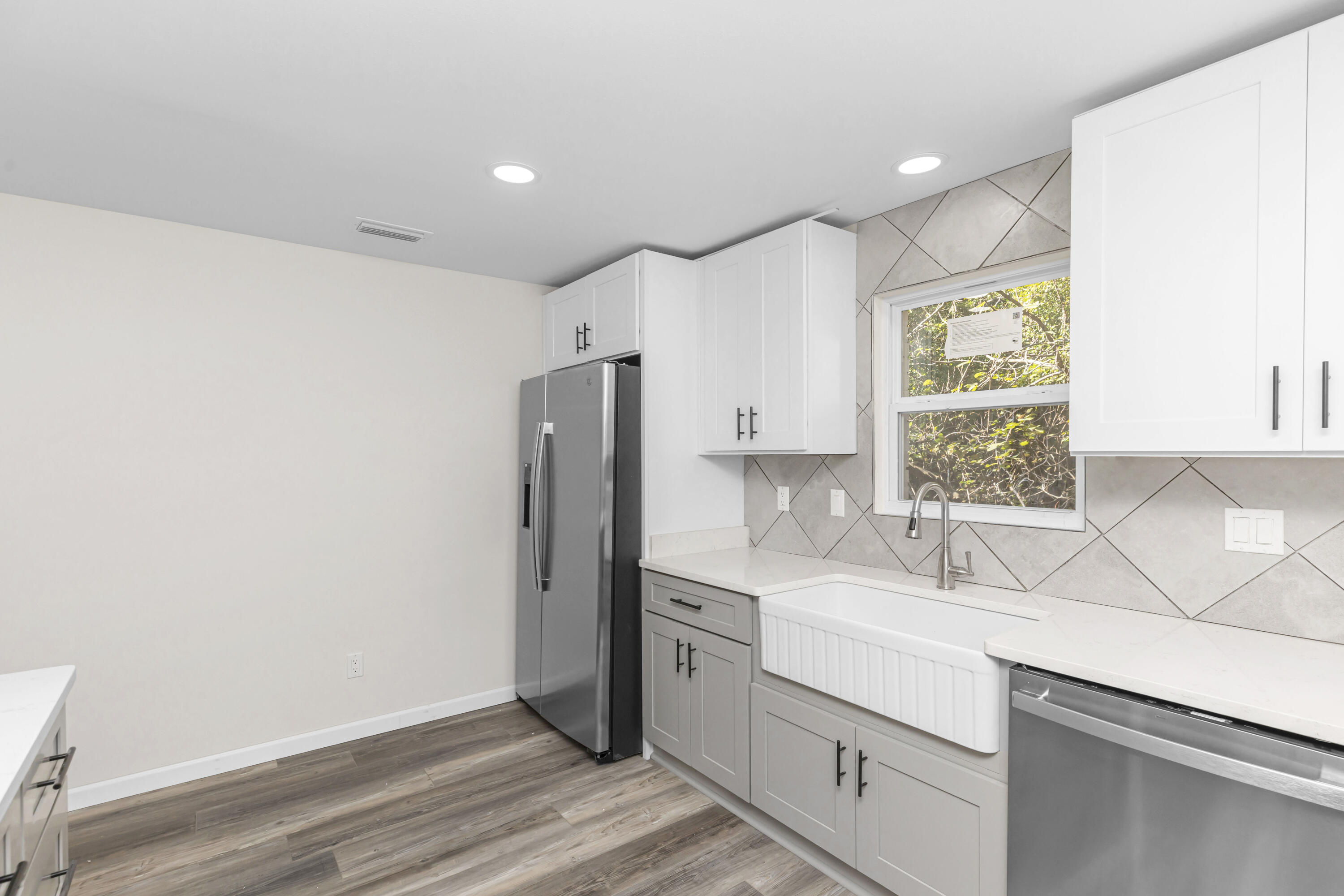 MORRIS ADDN TO CRESTVIEW - Residential