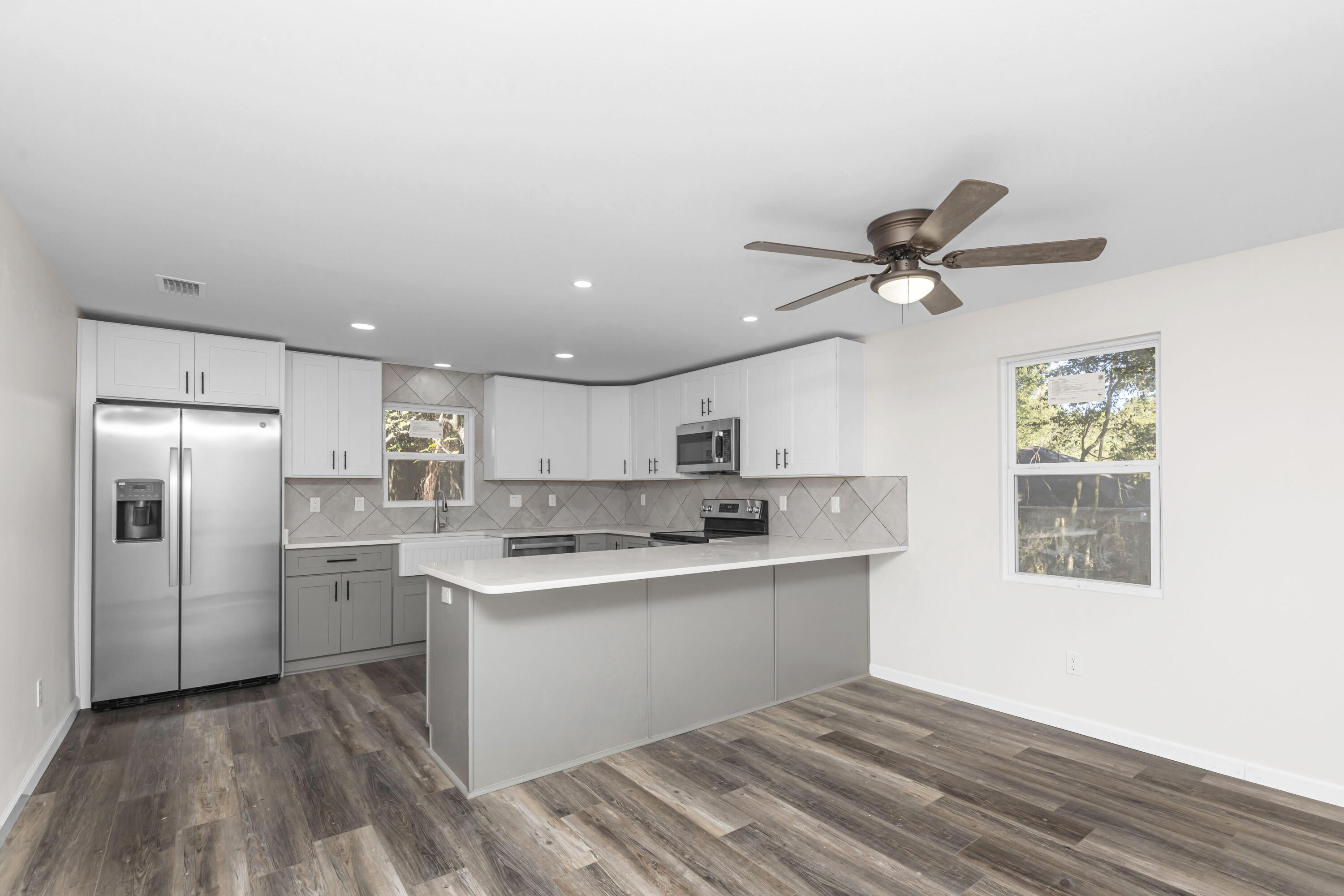 MORRIS ADDN TO CRESTVIEW - Residential