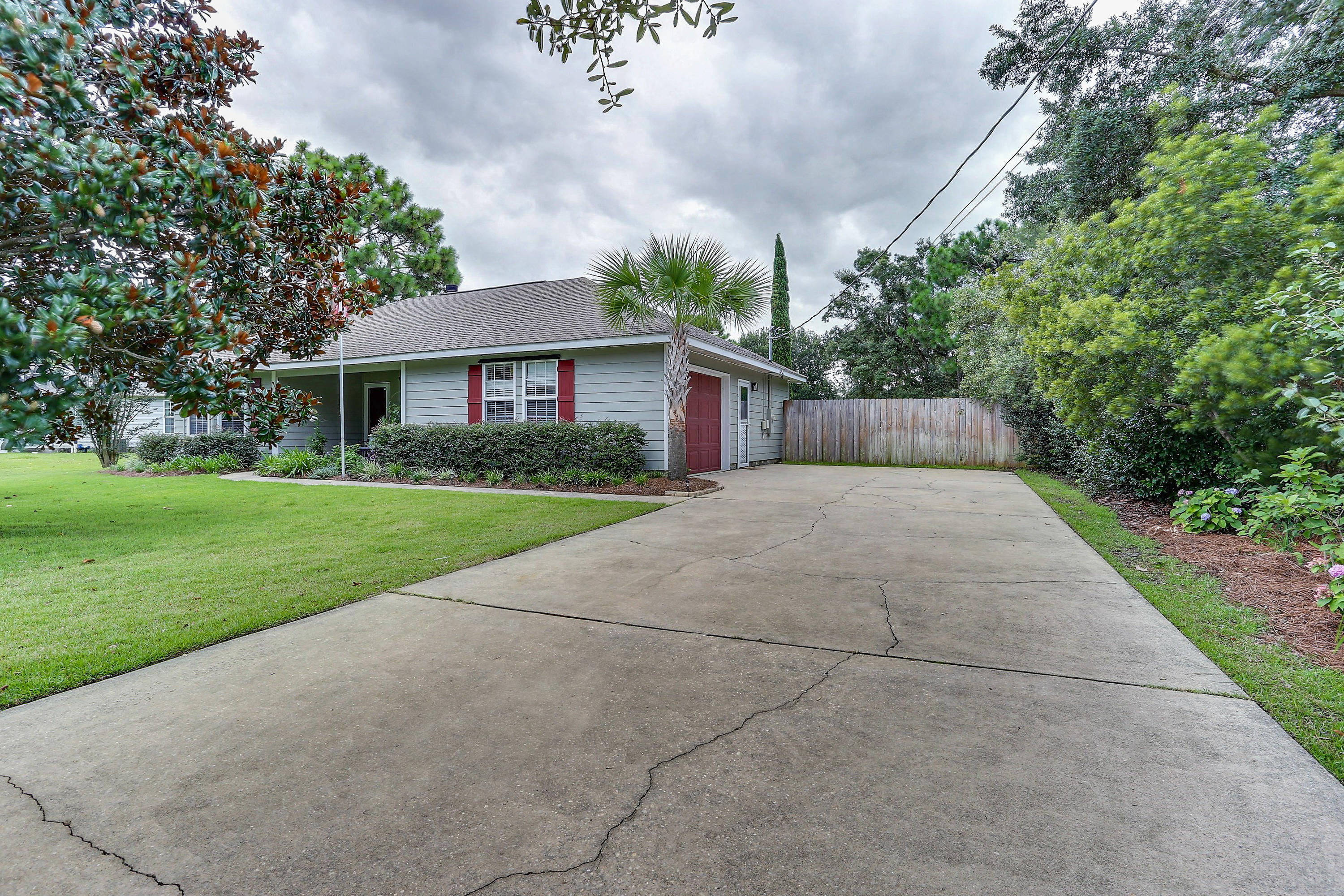 HOLLEY BY THE SEA - Residential