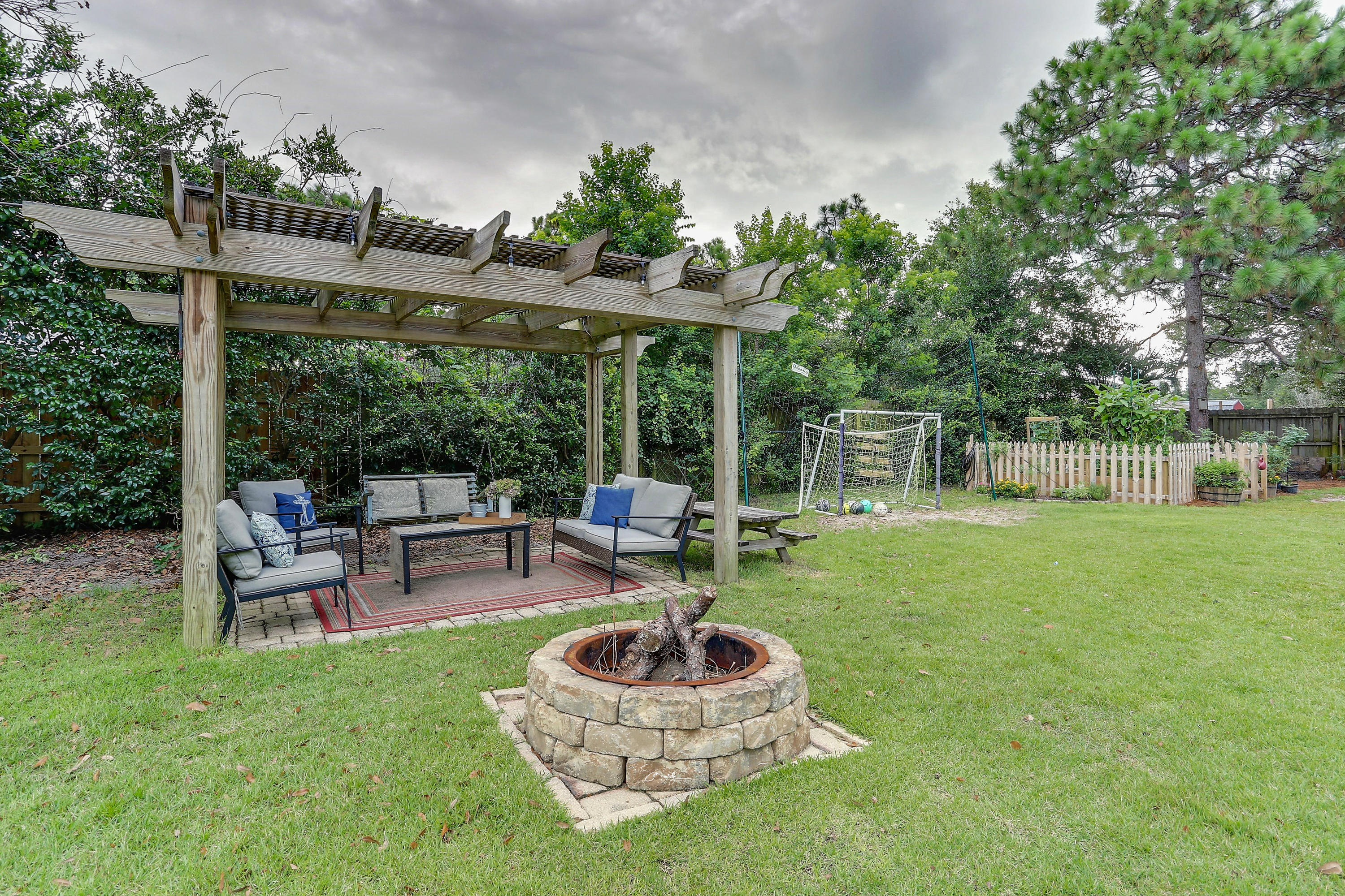 HOLLEY BY THE SEA - Residential