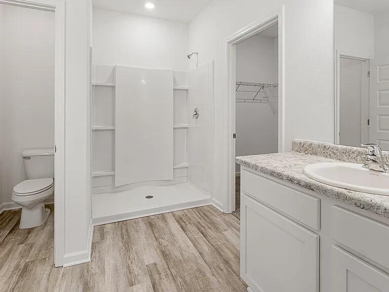 Owl's Head East - Residential Lease