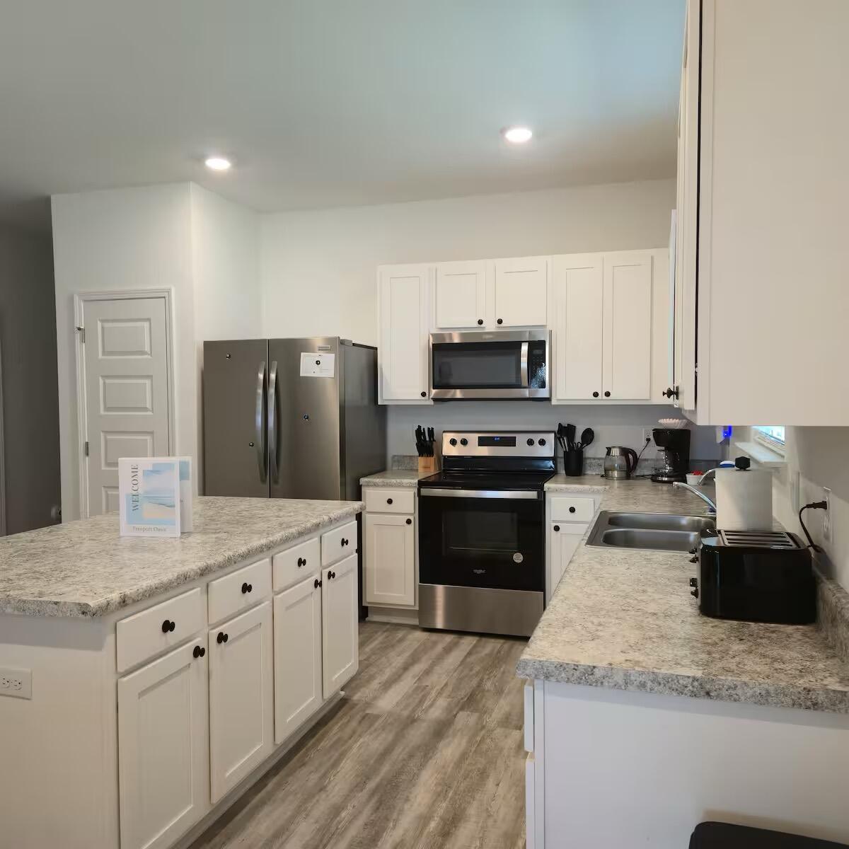 Owl's Head East - Residential Lease