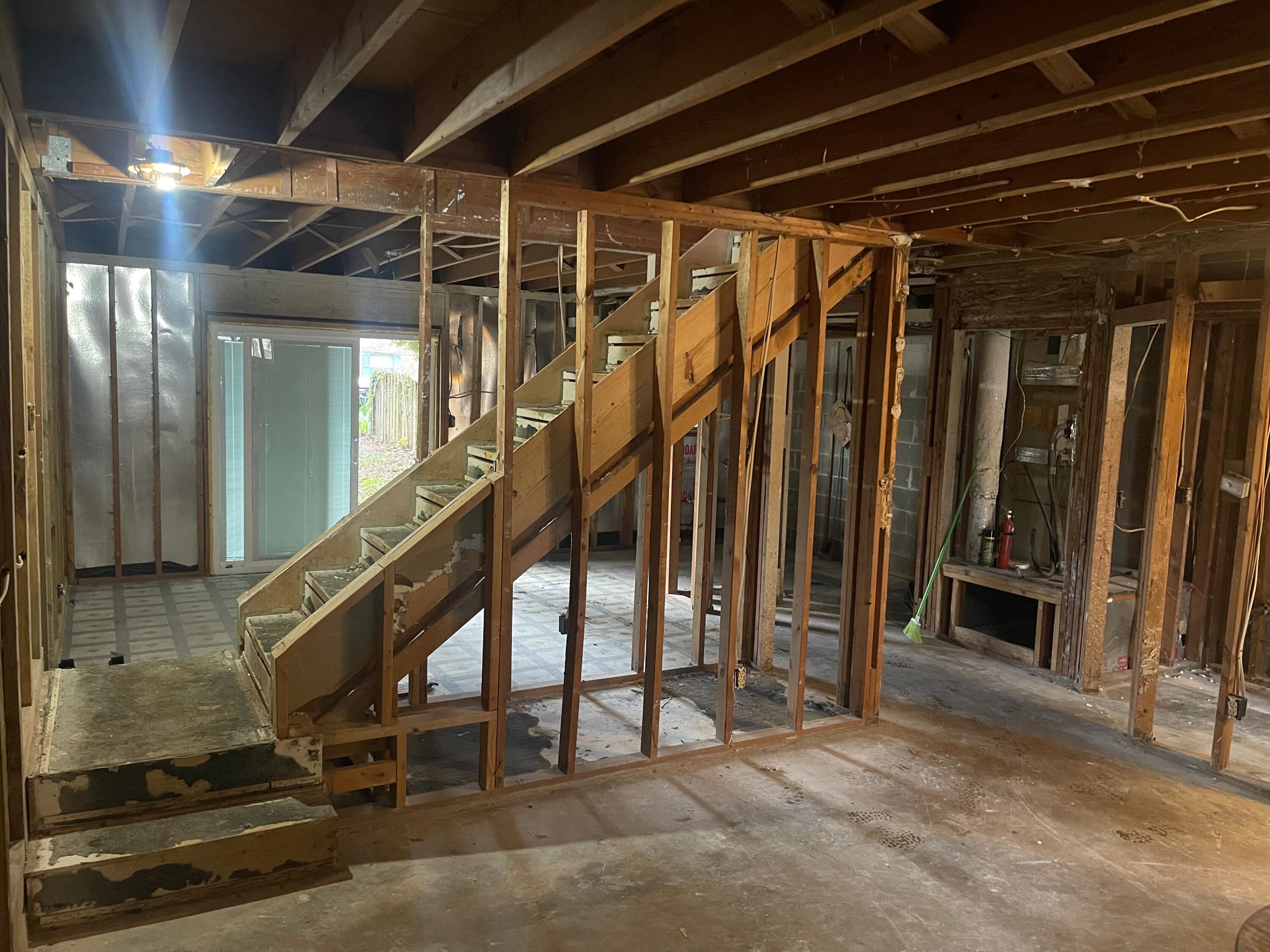 VALENCIA ARMS - Residential