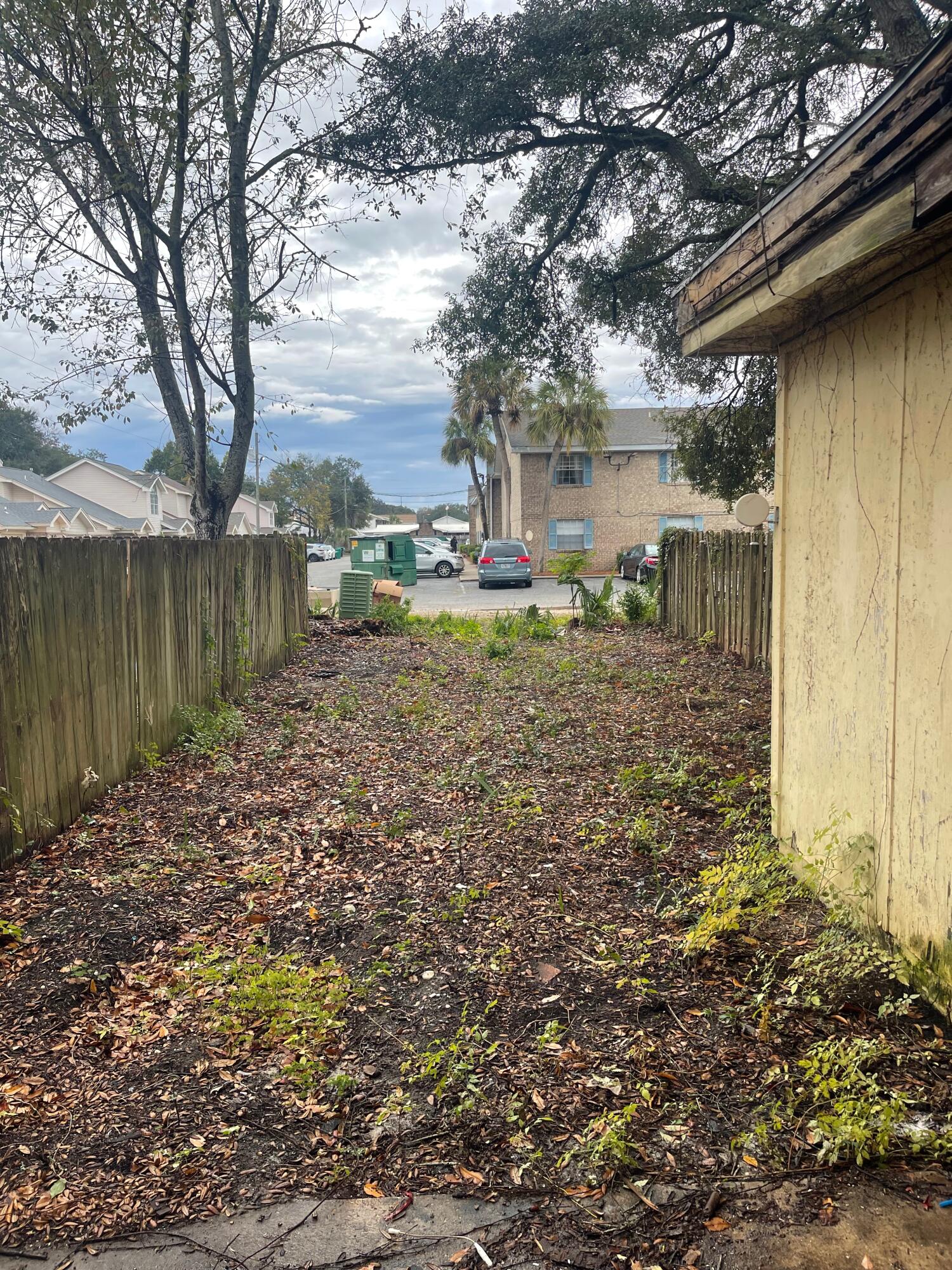 VALENCIA ARMS - Residential