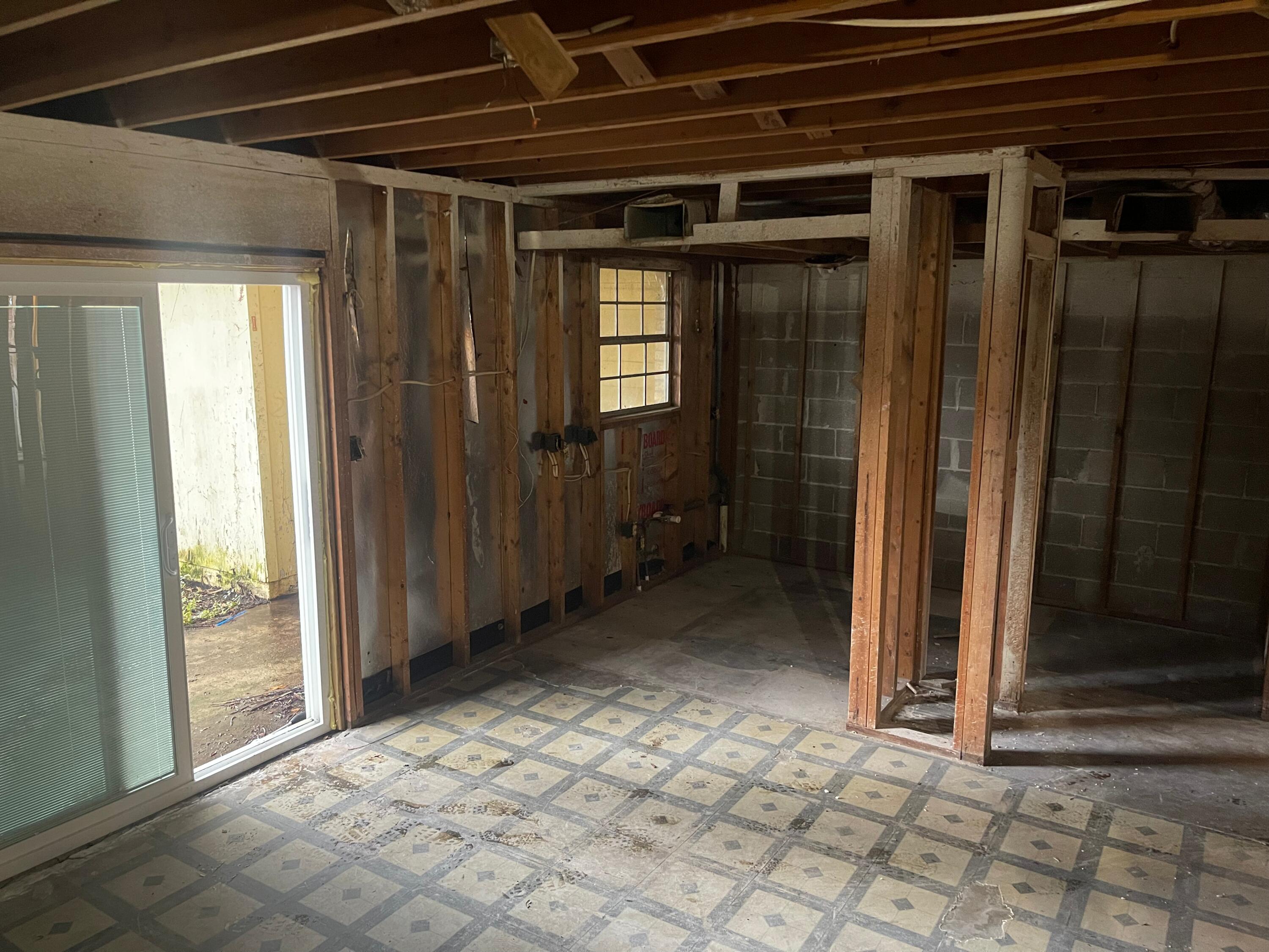 VALENCIA ARMS - Residential