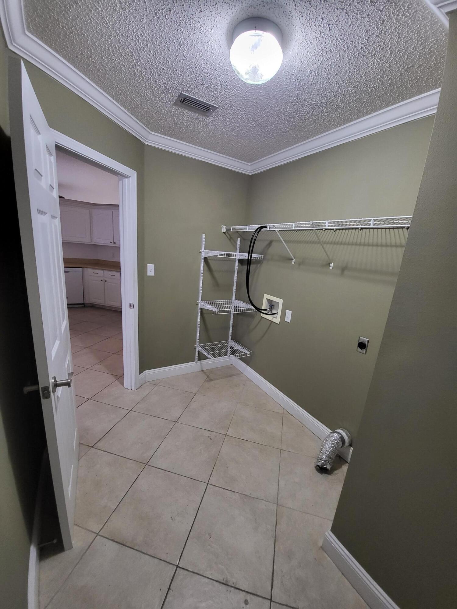 EMERALD VILLAGE S/D - Residential Lease