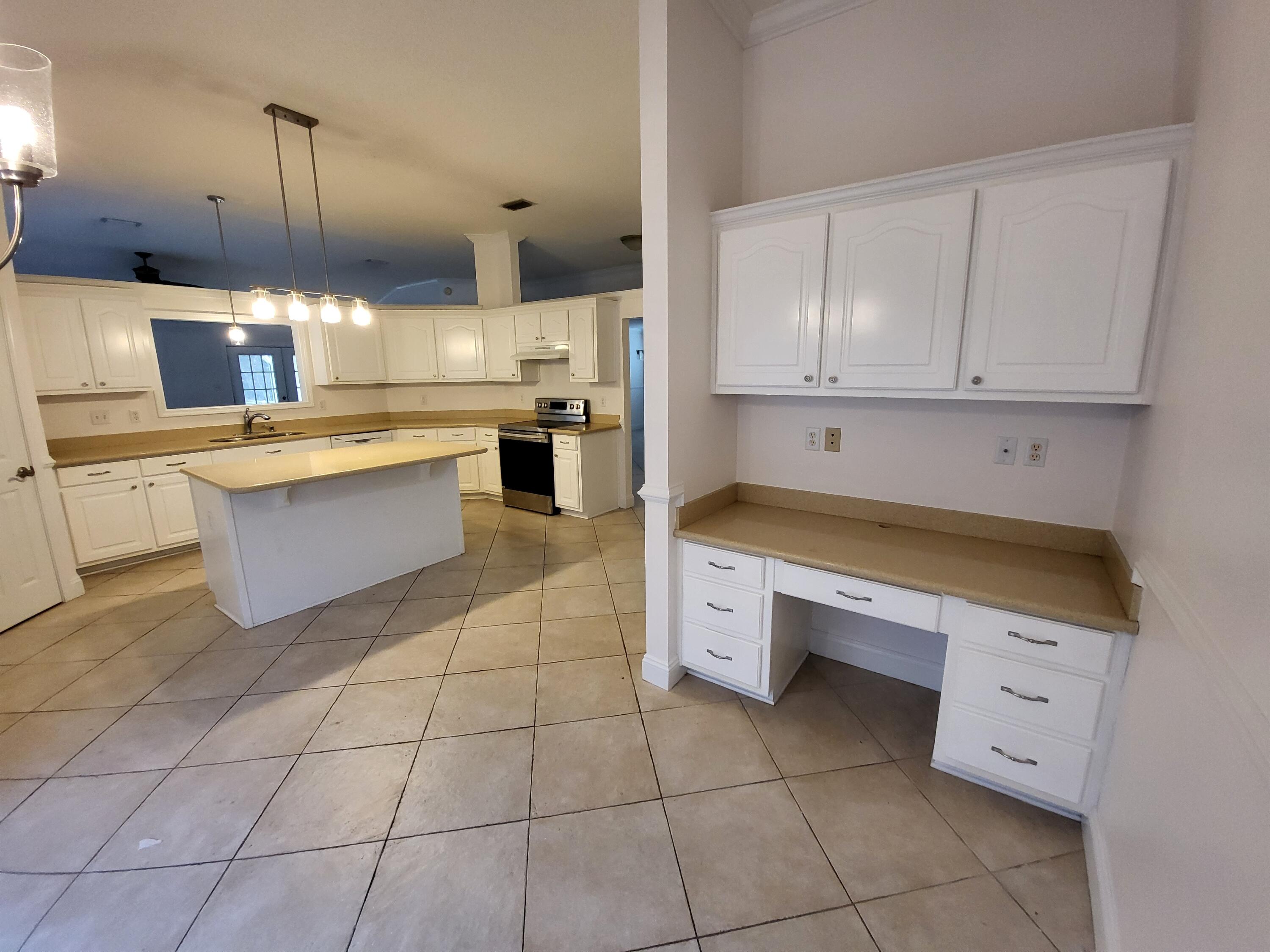 EMERALD VILLAGE S/D - Residential Lease