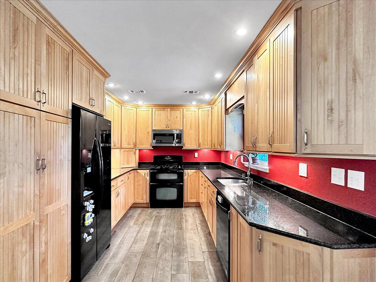PINE MEADOWS - Residential