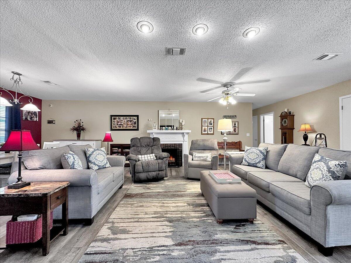 PINE MEADOWS - Residential