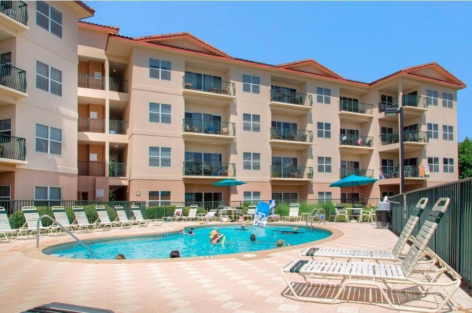 EMERALD WATERS - Residential