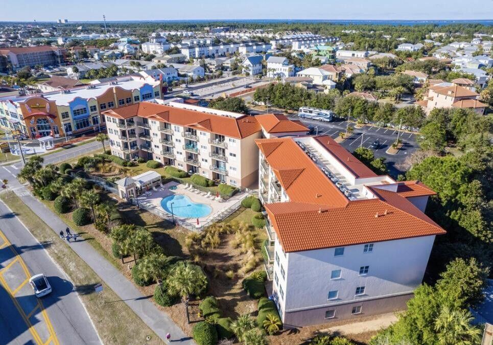 EMERALD WATERS - Residential