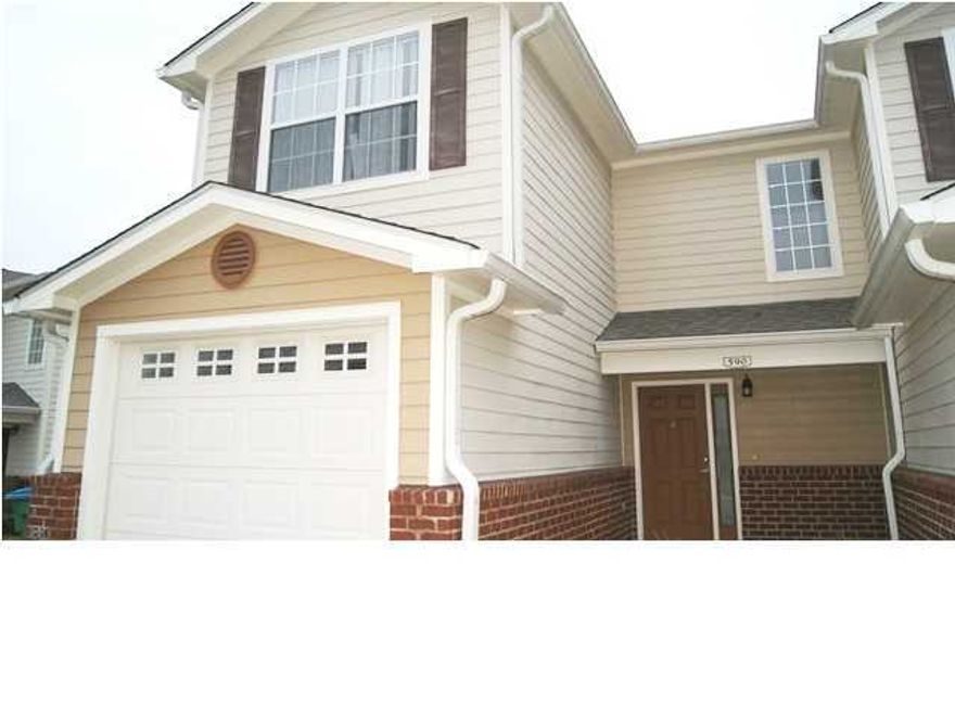 Nice, hard to come by, 3 bedroom townhome in south Crestview. This is an end unit, all bedrooms are upstairs, kitchen, dining and living area downstairs, as well as 1/2 bath. This unit has been well maintained and has new flooring throughout.