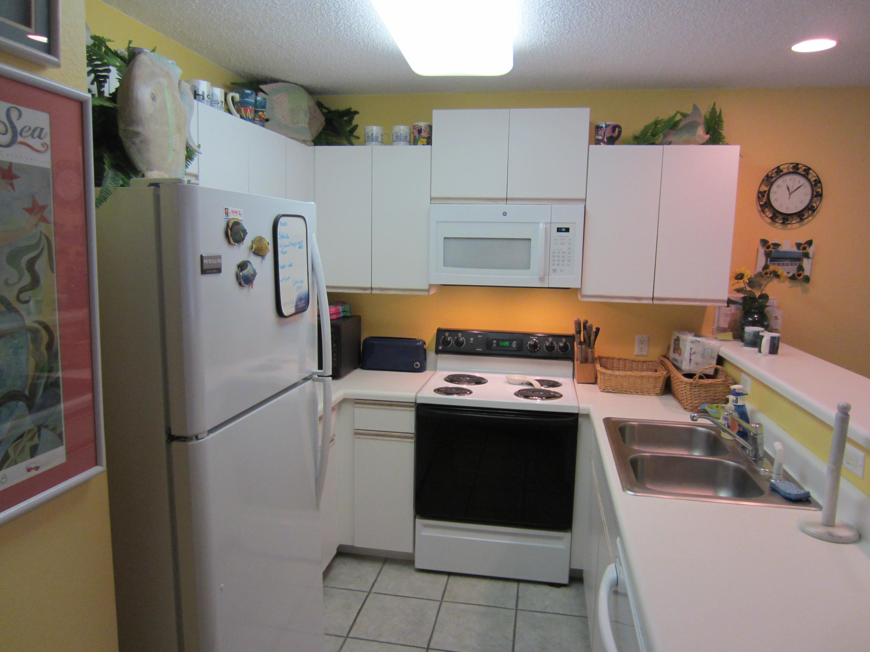 MARAVILLA CONDO 2 - Residential