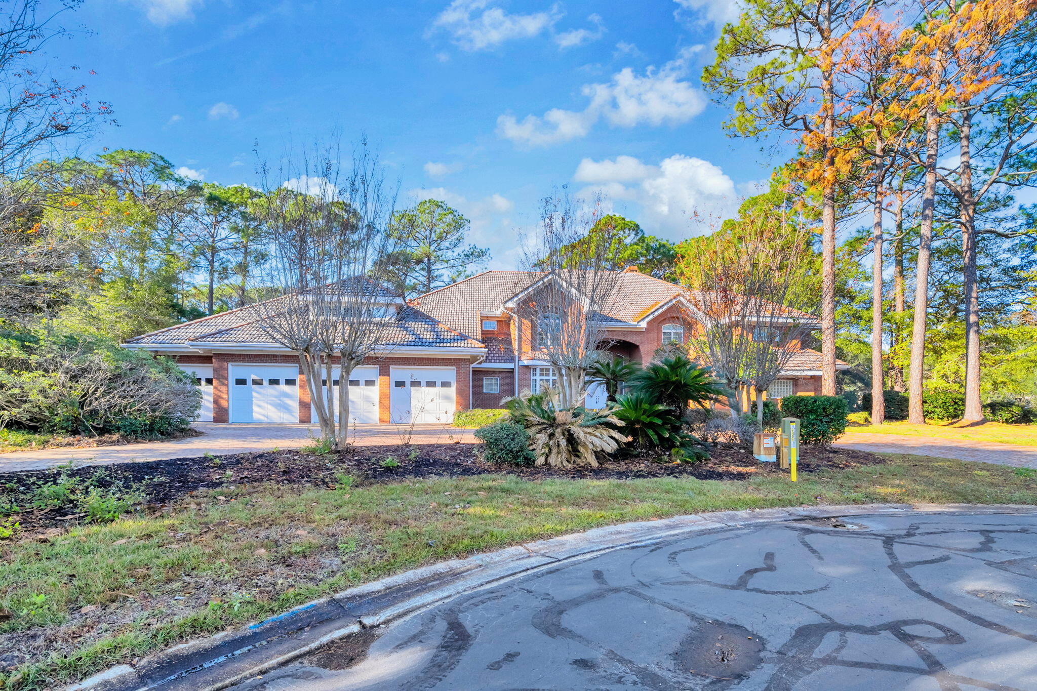 GLENLAKE PH 1 - Residential Lease