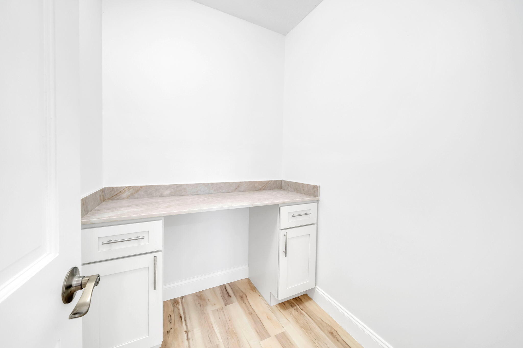 GLENLAKE PH 1 - Residential Lease