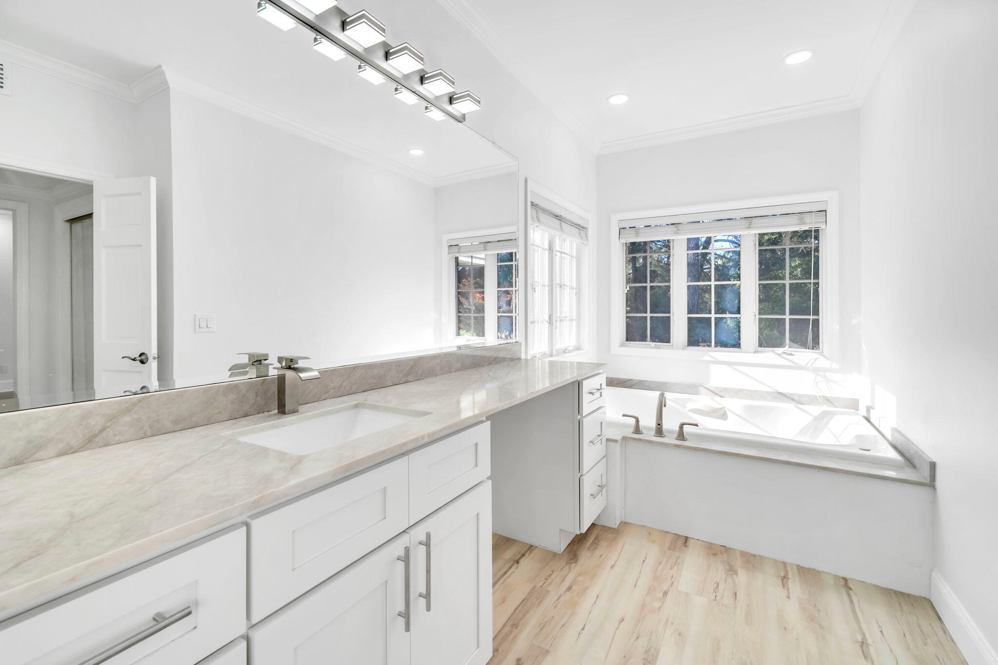 GLENLAKE PH 1 - Residential Lease