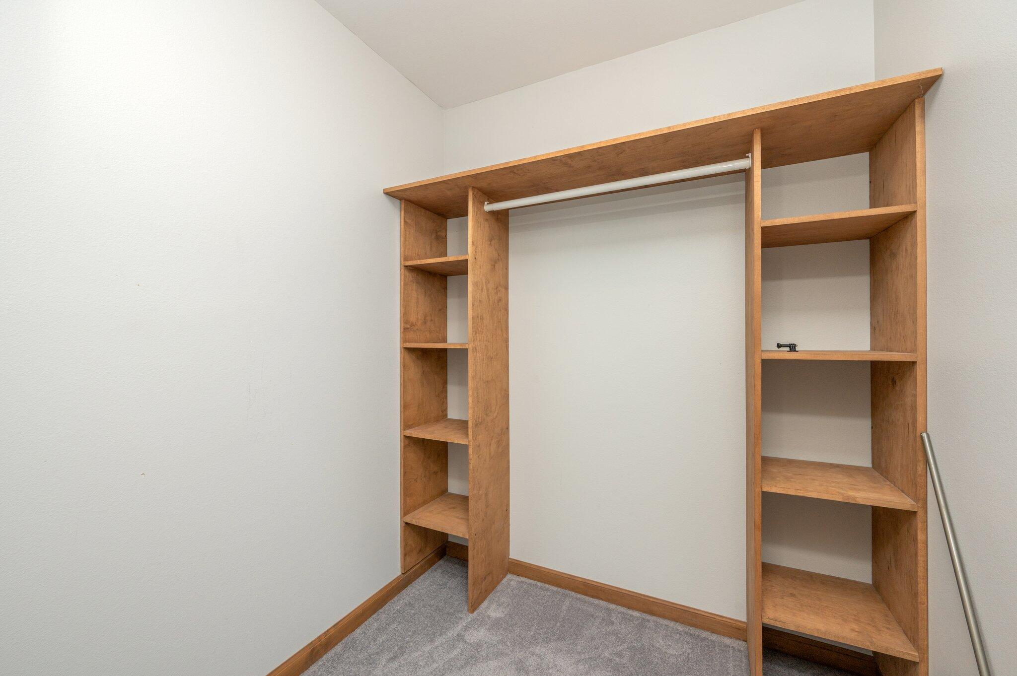 EDGEWOOD - Residential Lease