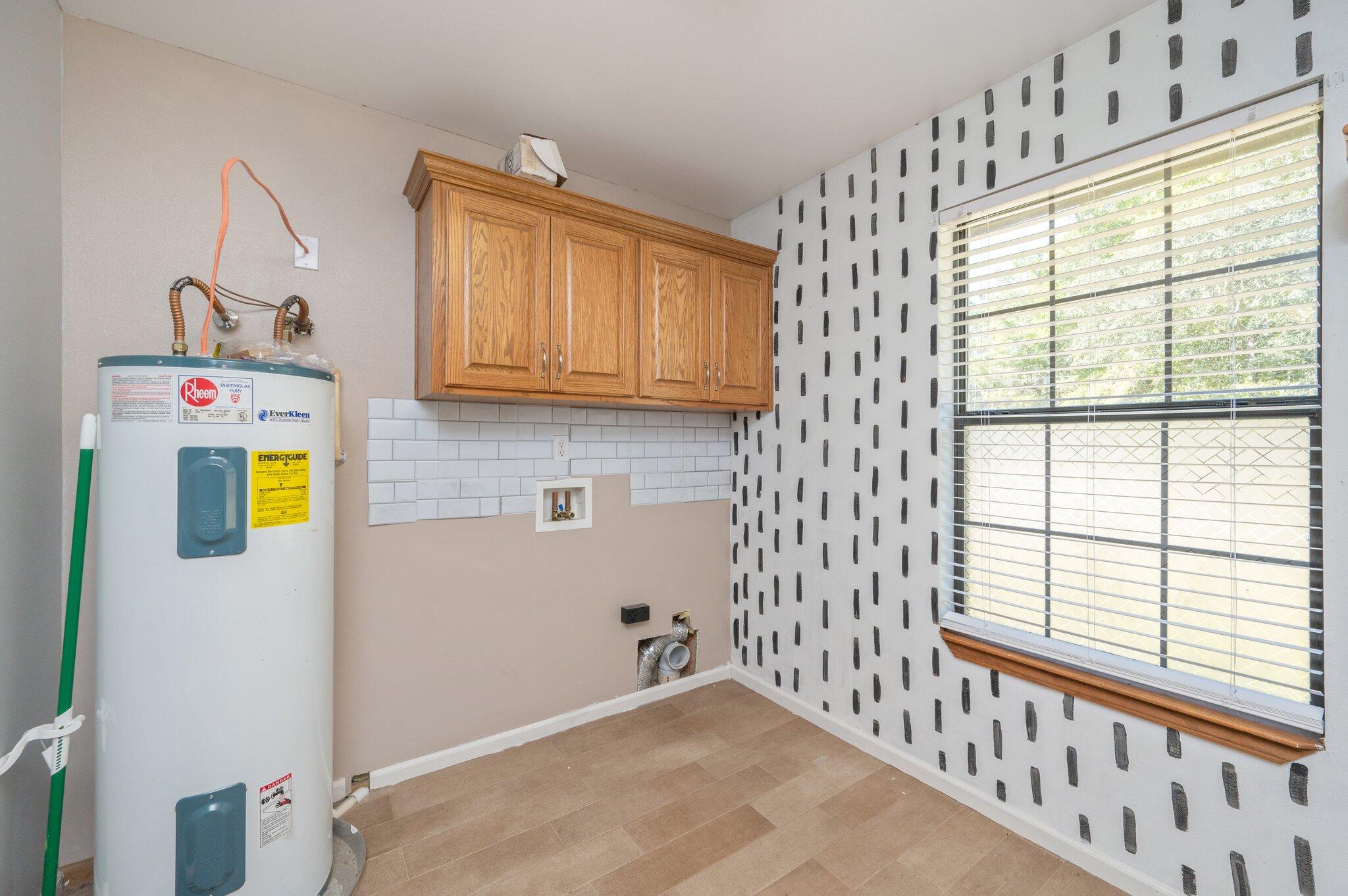 EDGEWOOD - Residential Lease