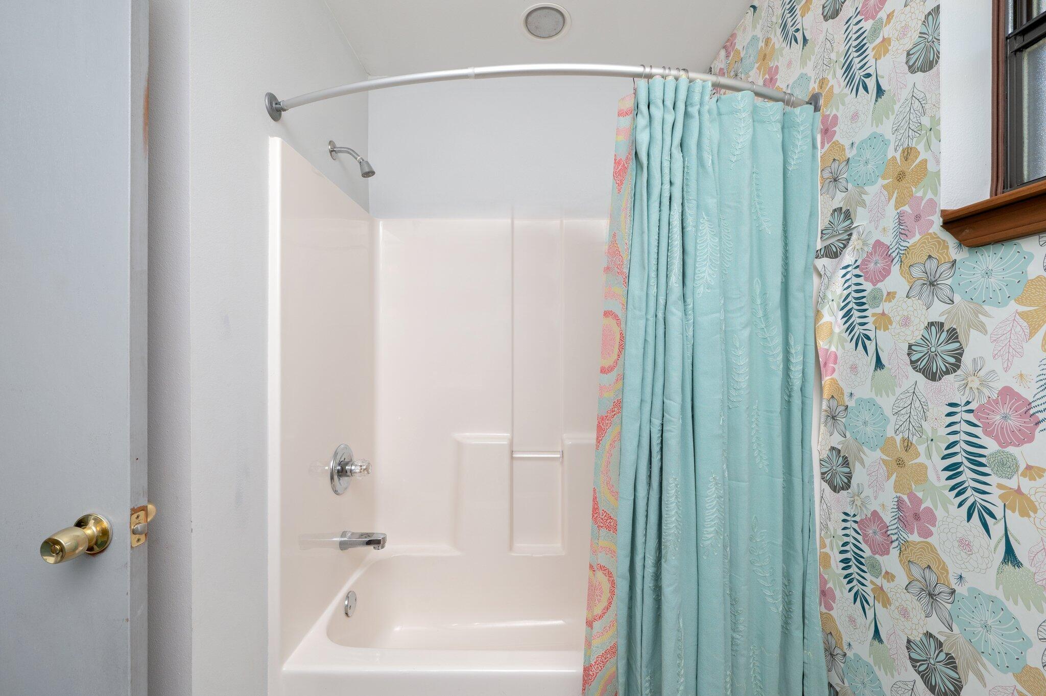 EDGEWOOD - Residential Lease