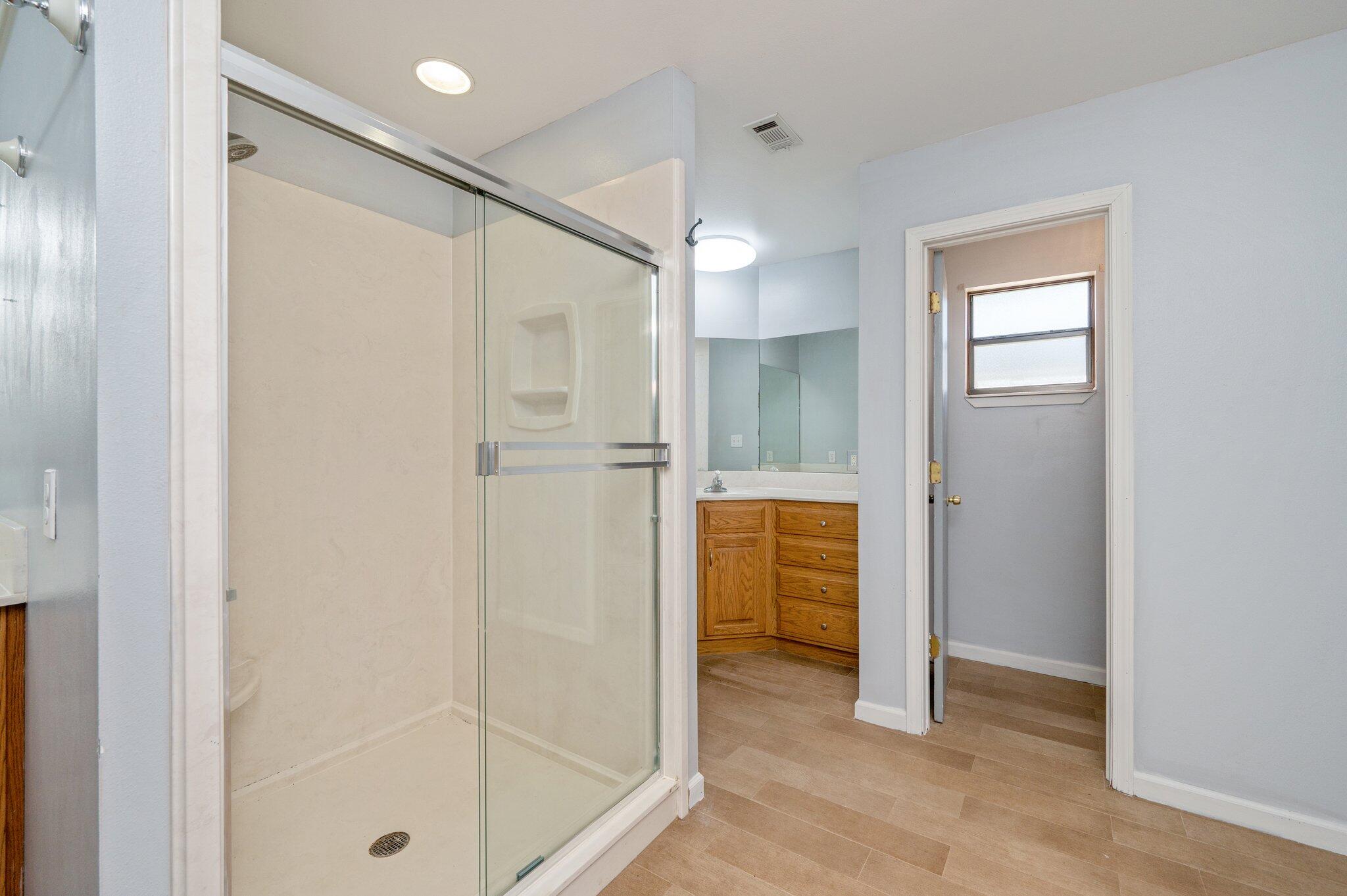 EDGEWOOD - Residential Lease